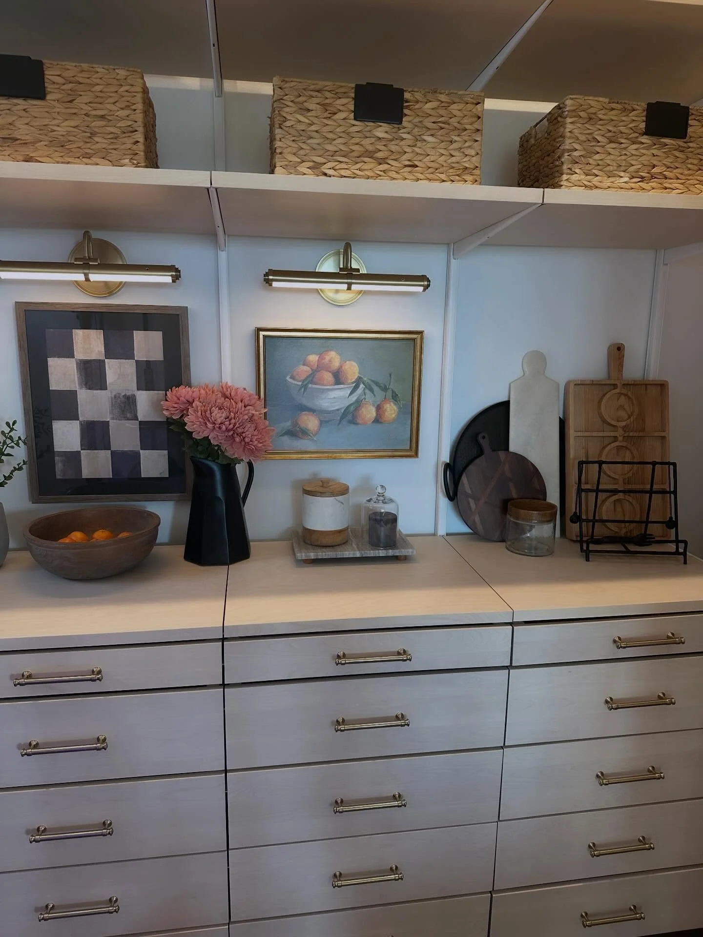 Pantry goals achieved 😍 @thecontainerstore Elfa solutions for the win! This transformation brought me so much extra storage and functionality - I&rsquo;m in love ✨
.
.
.
#nestsimply