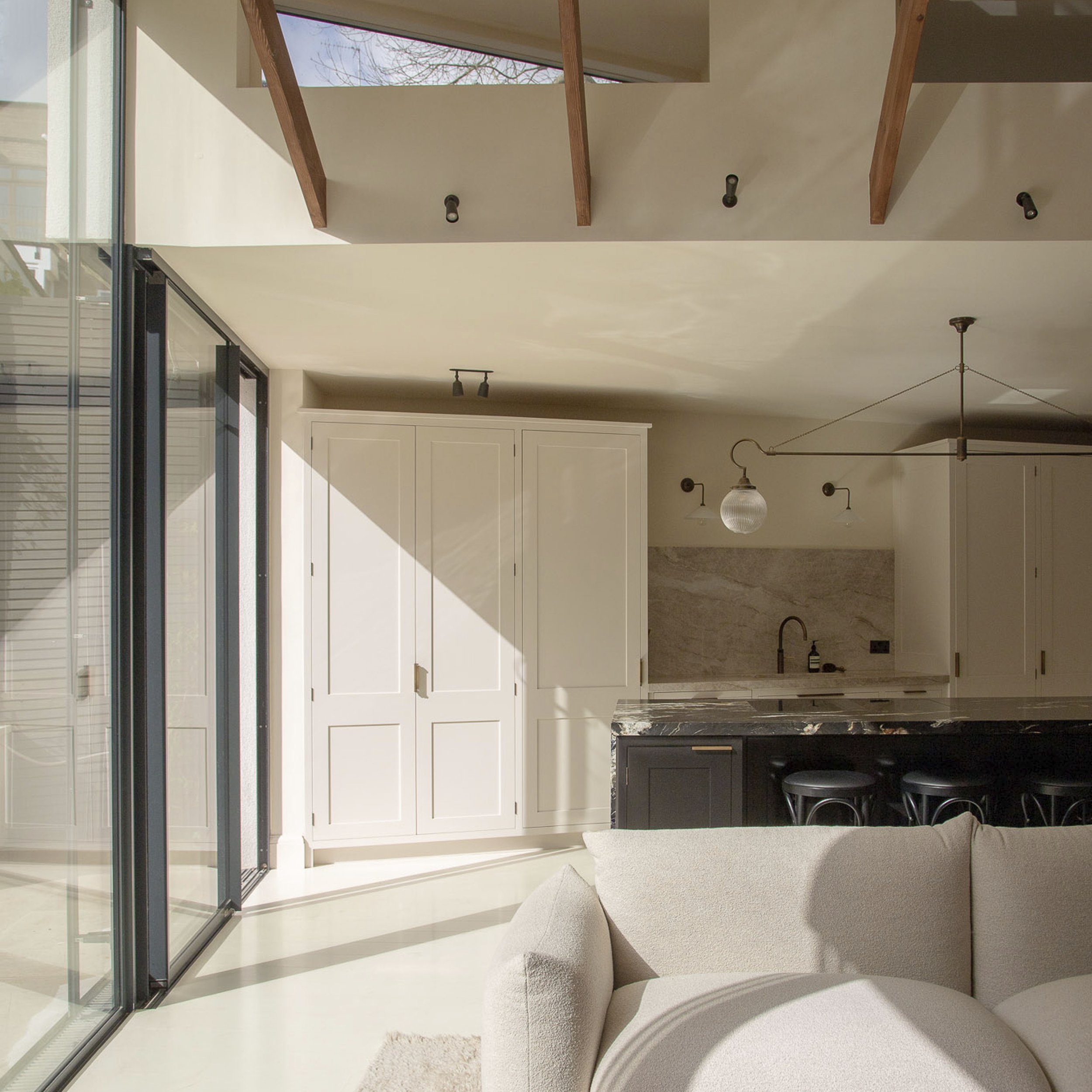 omicron iota Carmine House.jpg