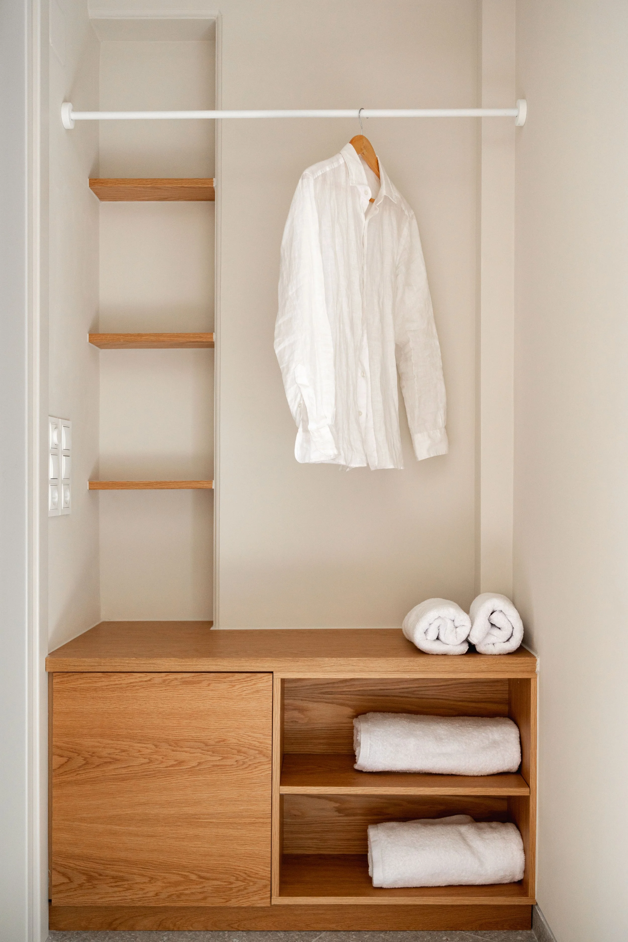 omicron iota Townhouse Lefkada.jpg