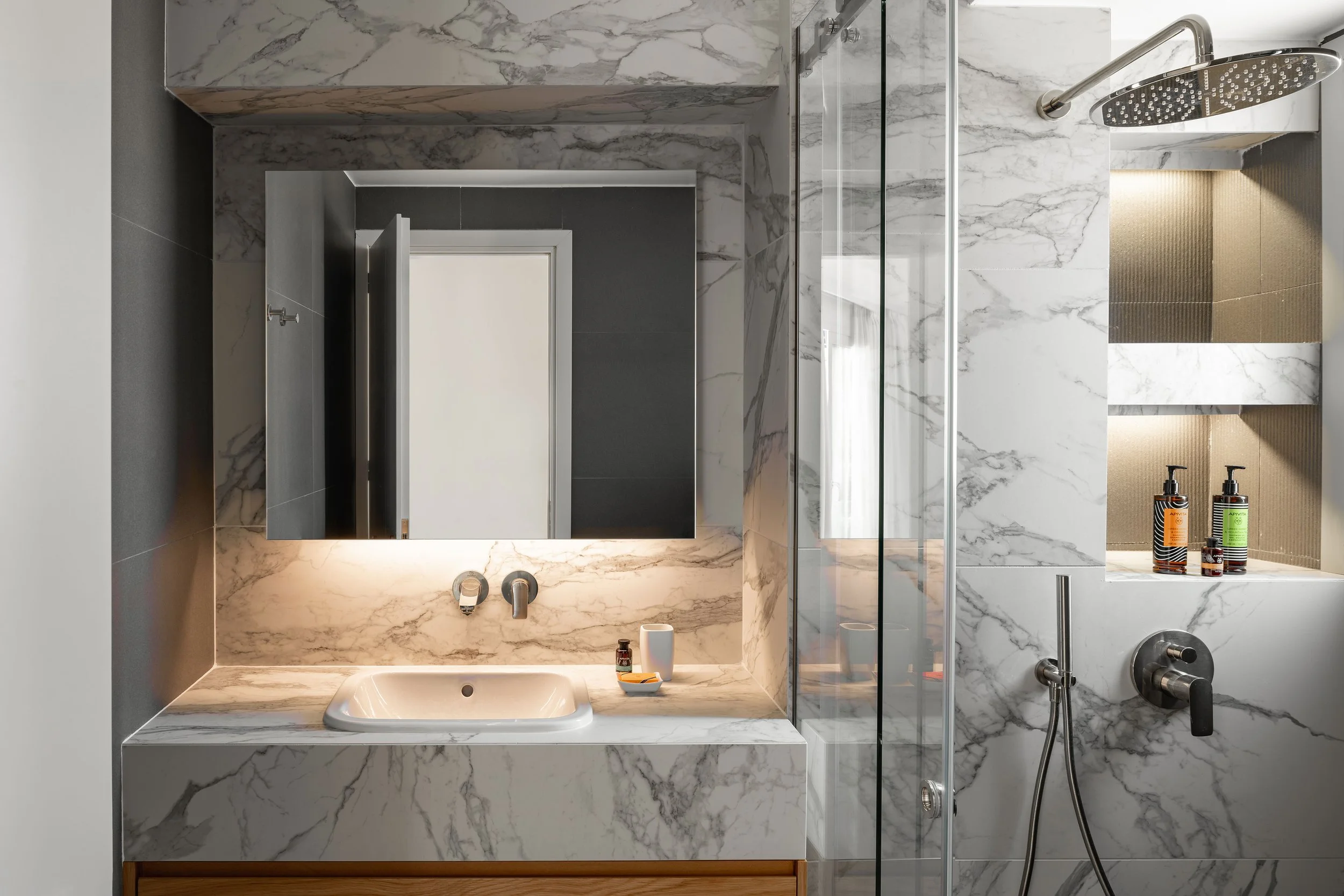 omicron iota Townhouse Lefkada.jpg