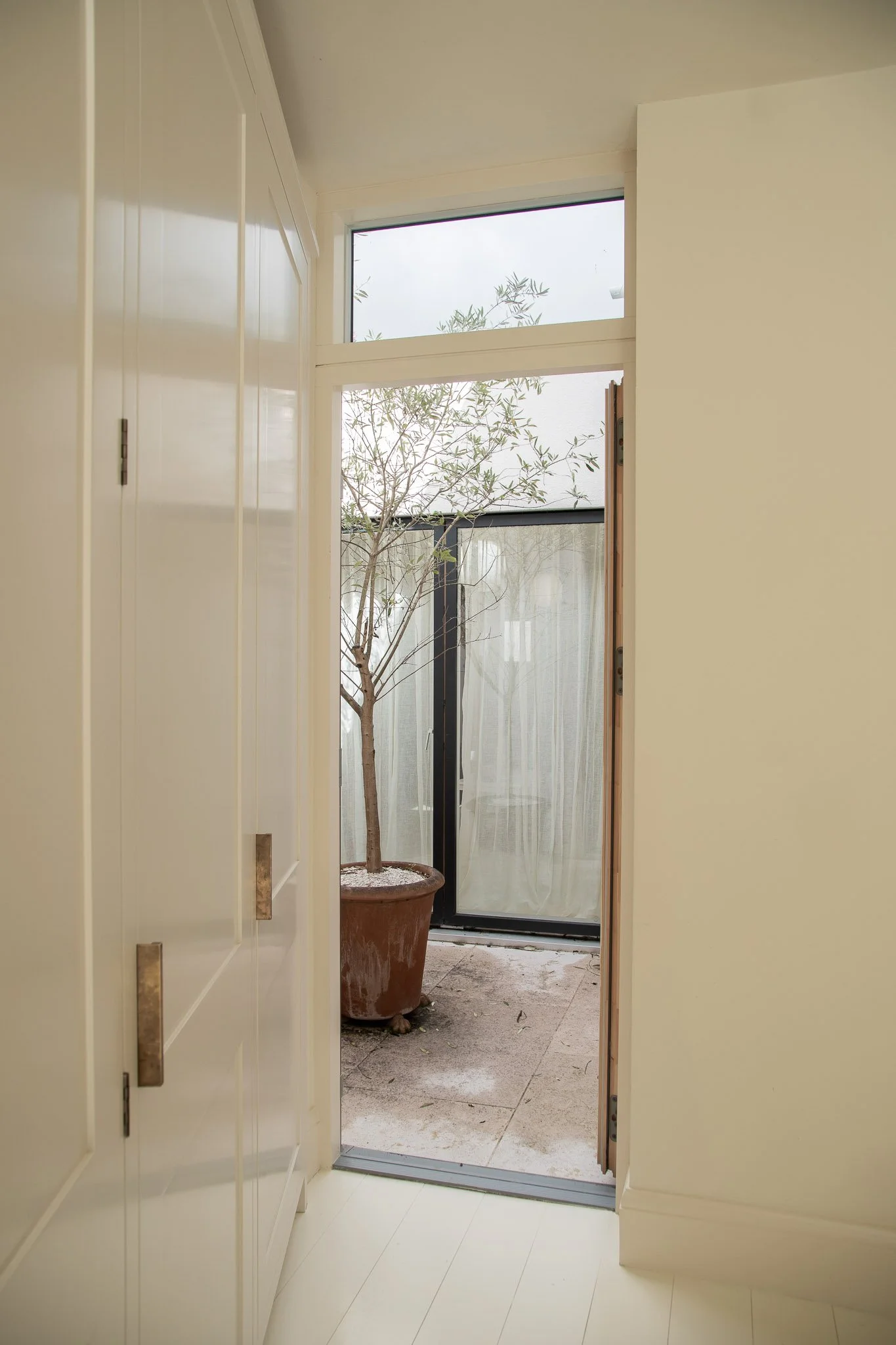 omicron iota Carmine House.jpg