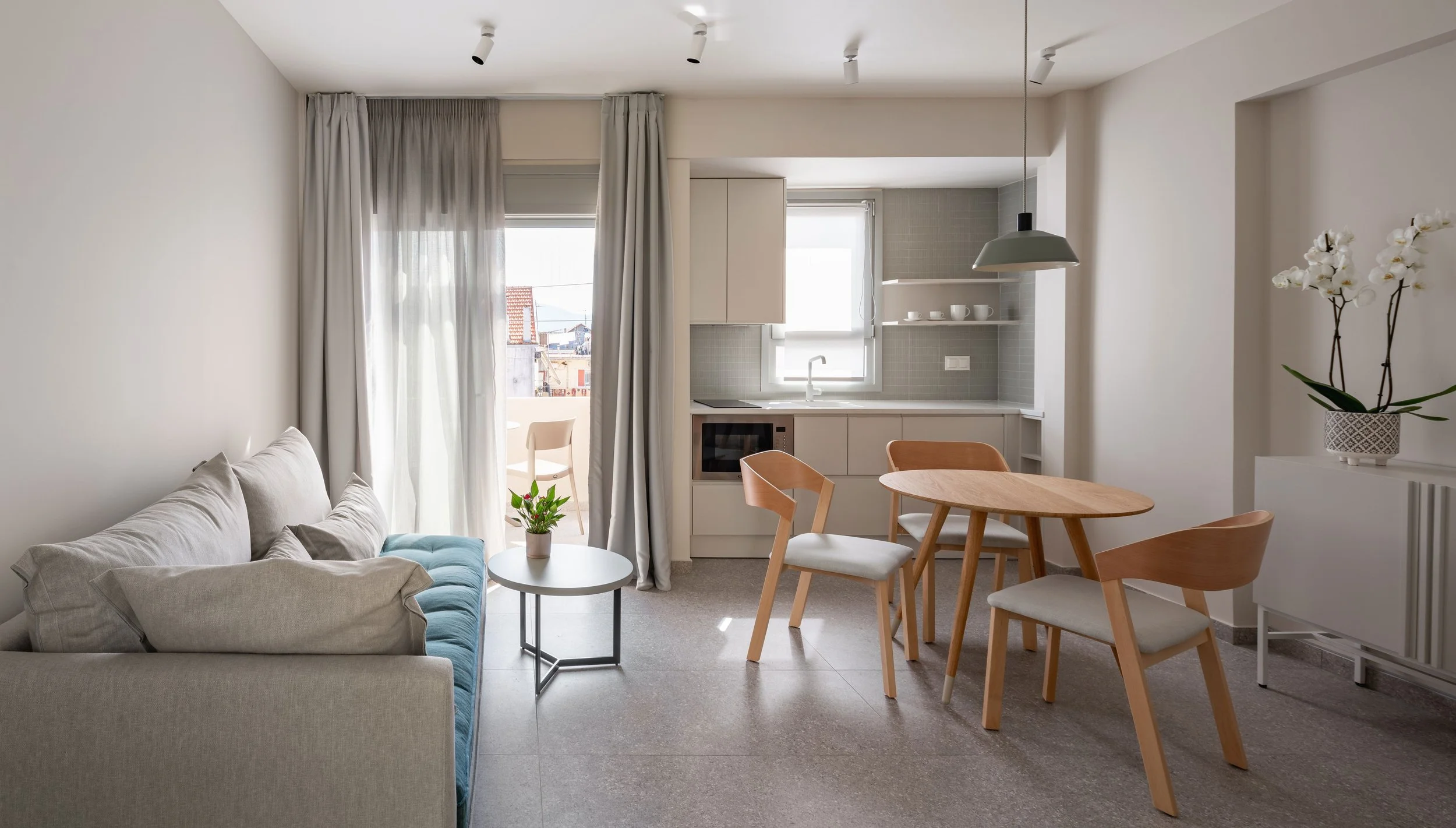 omicron iota Townhouse Lefkada.jpg