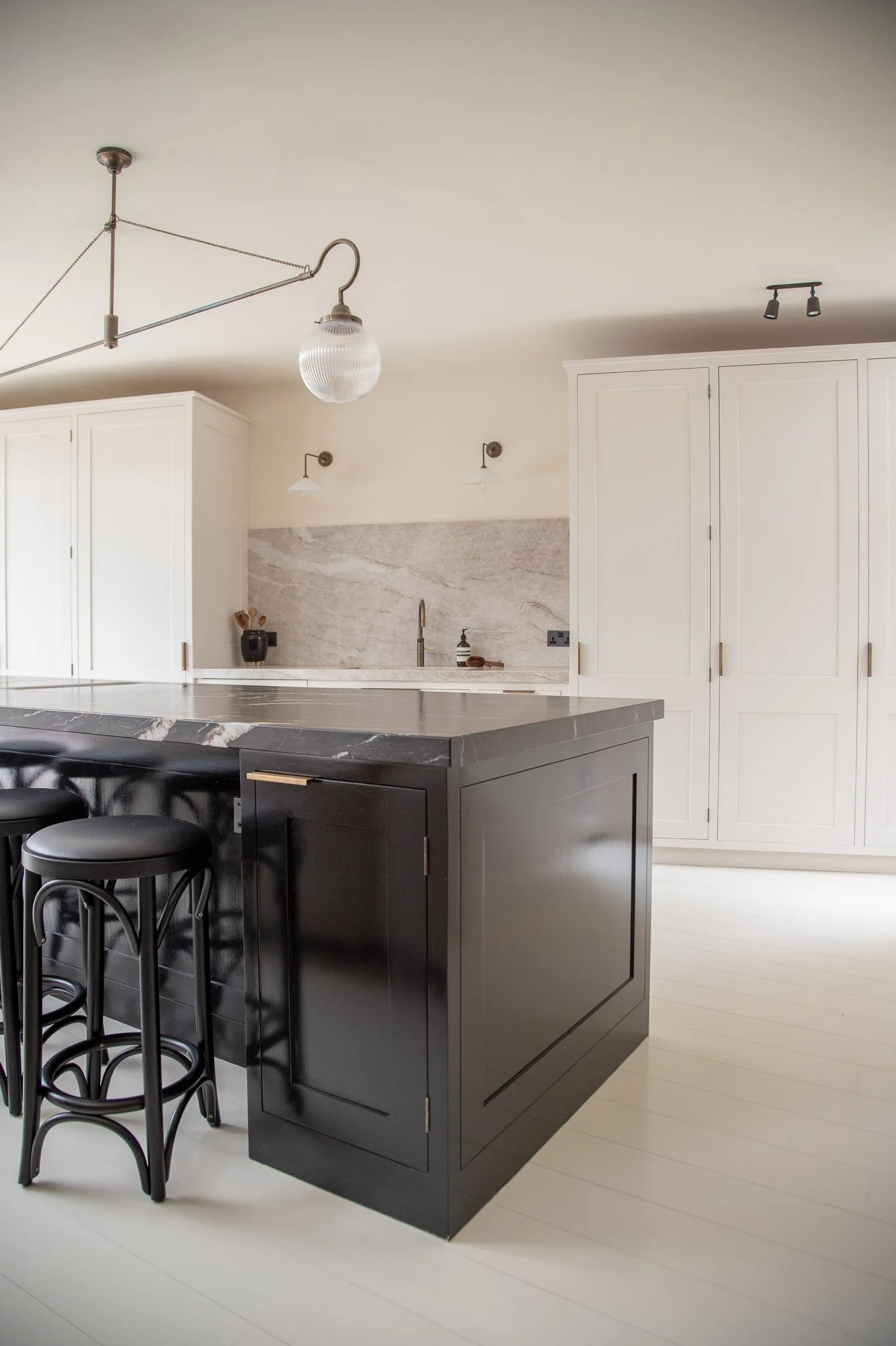 omicron iota Carmine House.jpg