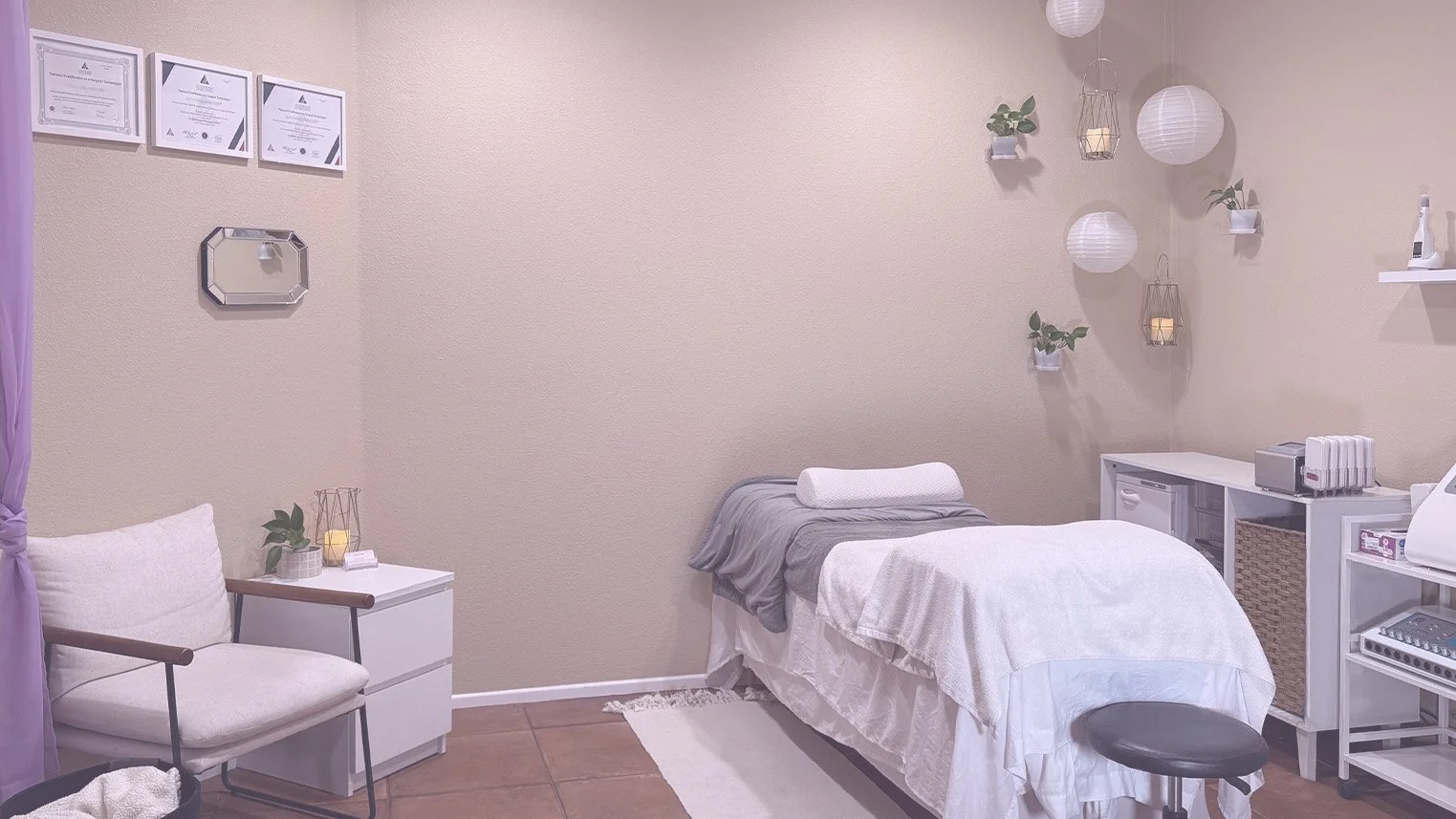 Jes Got Me Right one-on-one studio showing calm relaxing room in Santa Clarita