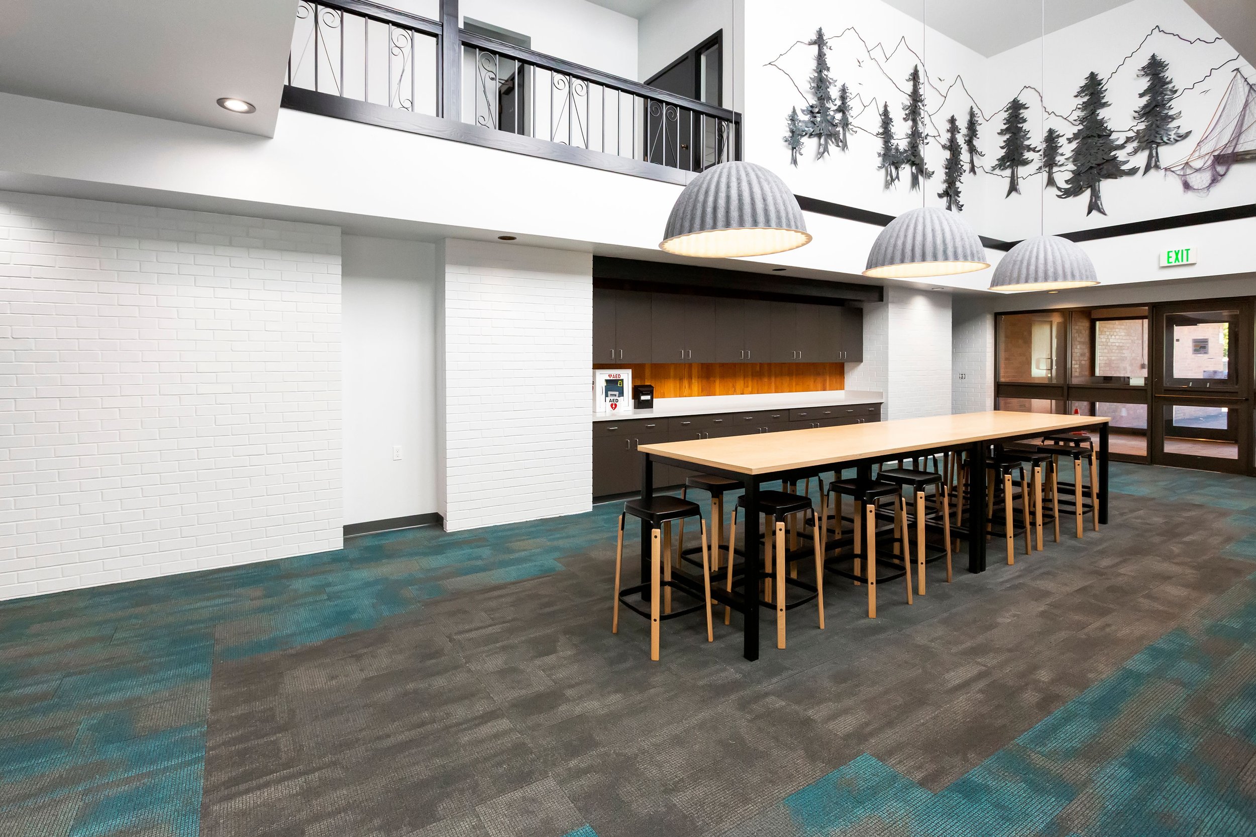 CNG Lobby & breakfast bar.jpg