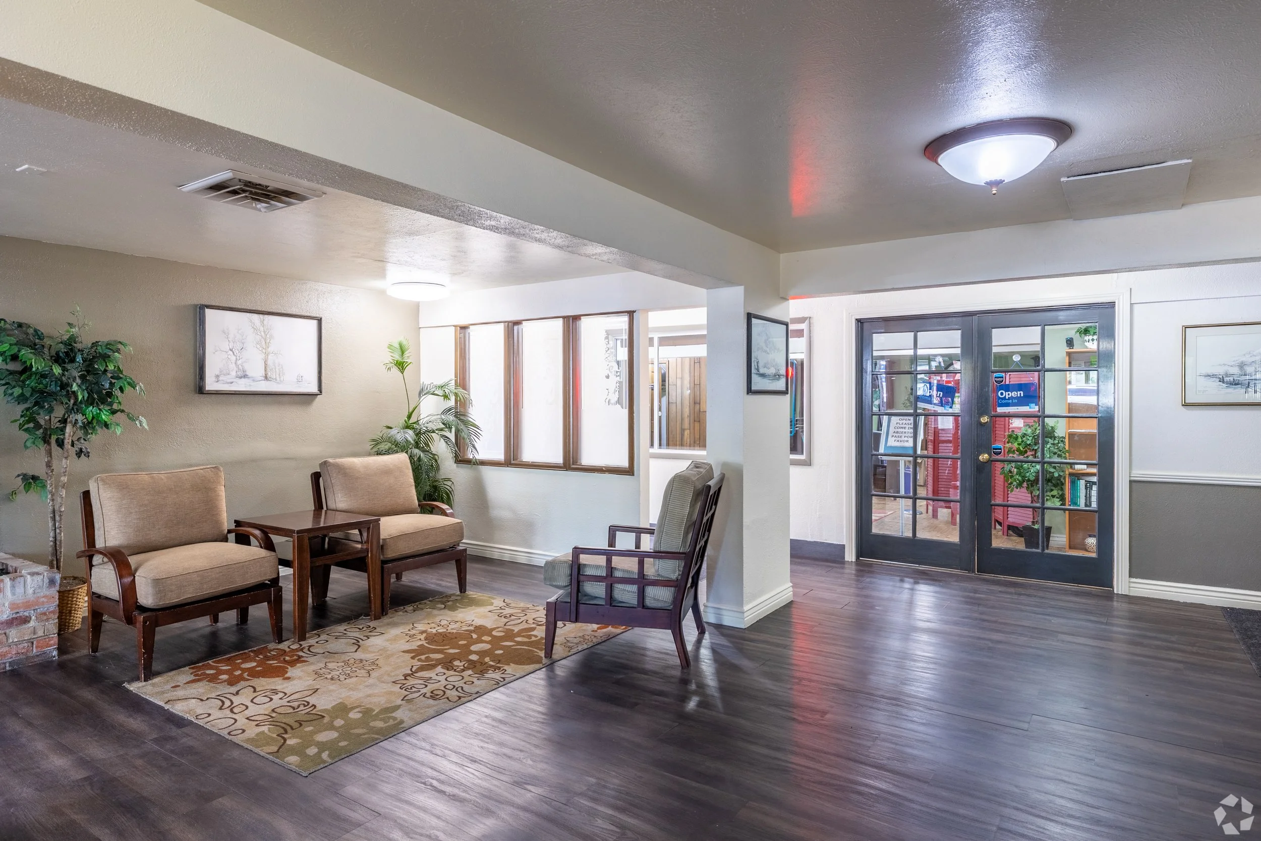 Main Entrance Lobby with Leasing Office in background