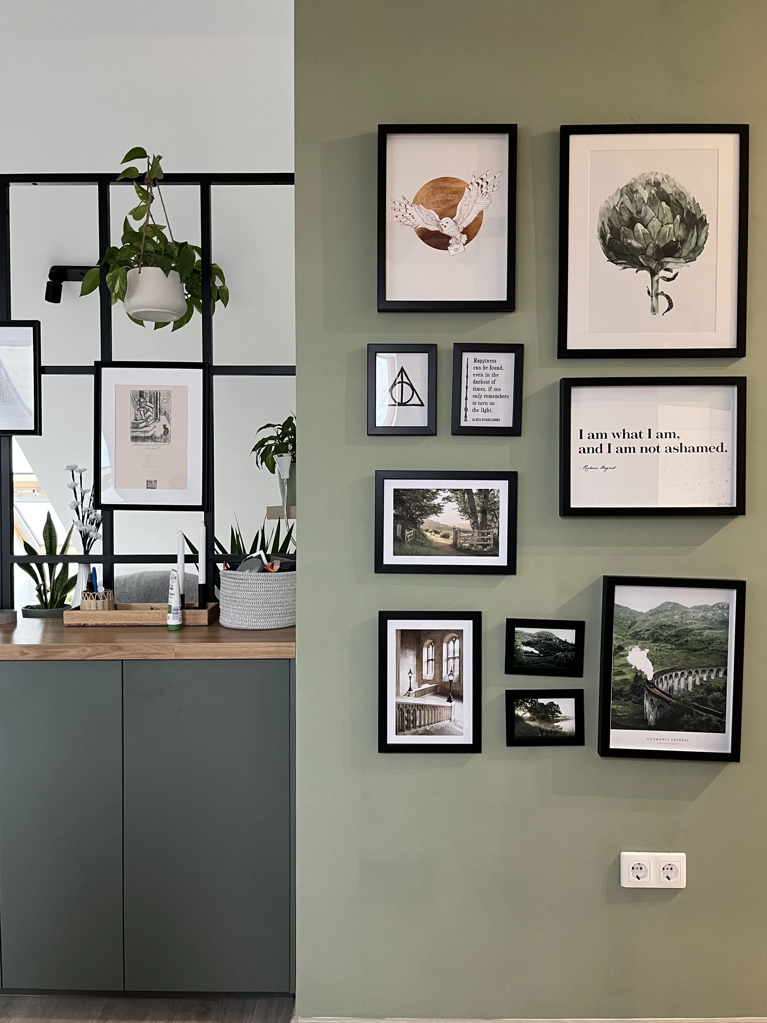 Veszprém - tetőtéri lakás előszoba