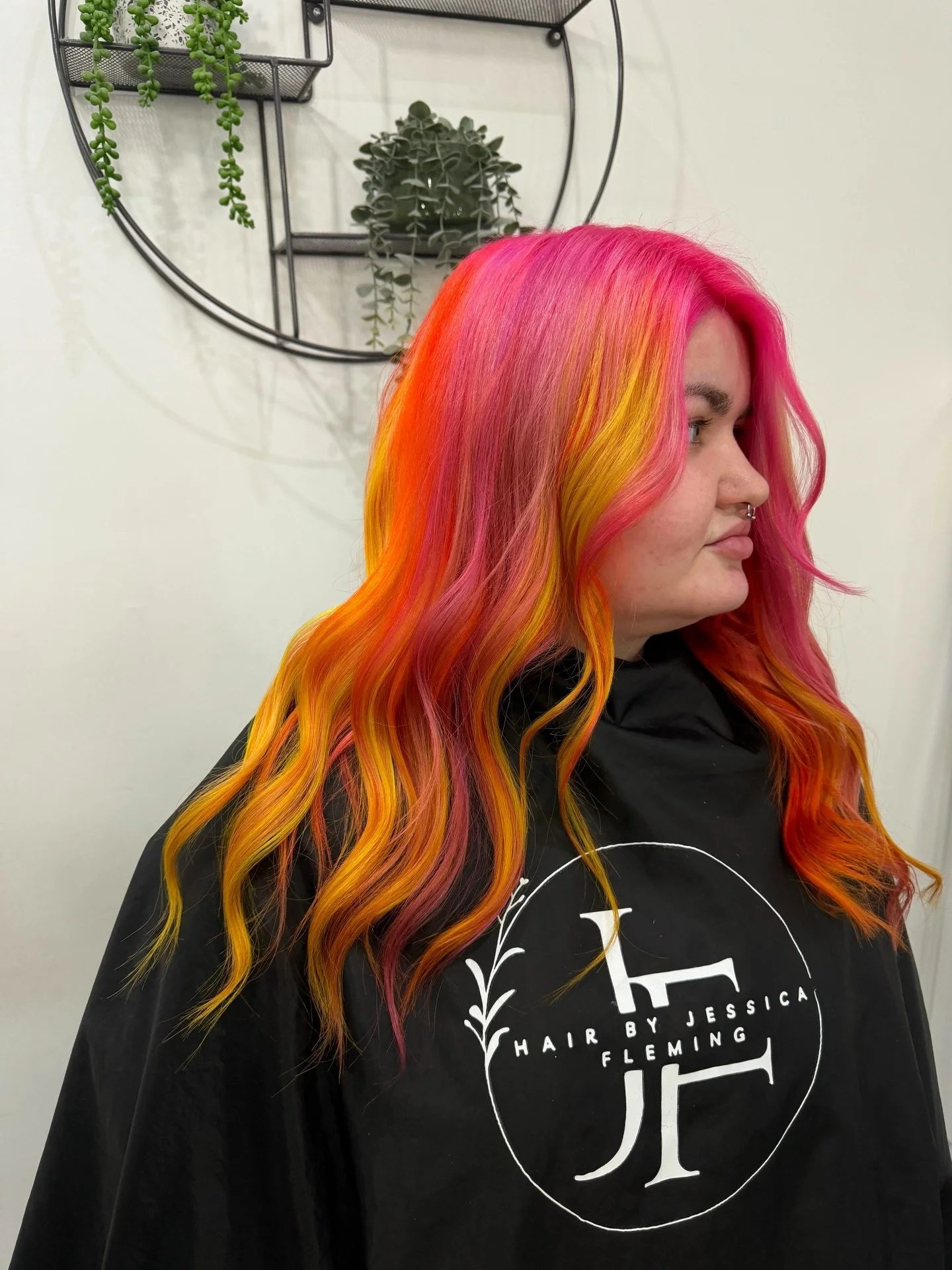 𝙋𝙊𝙑: 𝙔𝙤𝙪𝙧 𝙝𝙖𝙞𝙧 𝙡𝙤𝙤𝙠𝙨 𝙡𝙞𝙠𝙚 𝙖 𝙨𝙪𝙢𝙢𝙚𝙧 𝙨𝙪𝙣𝙨𝙚𝙩🌅💛
&bull;
𝘏𝘢𝘥 𝘢𝘯 𝘢𝘣𝘴𝘰𝘭𝘶𝘵𝘦 𝘣𝘭𝘢𝘴𝘵 𝘤𝘳𝘦𝘢𝘵𝘪𝘯𝘨 𝘵𝘩𝘪𝘴 𝘨𝘰𝘳𝘨𝘦𝘰𝘶𝘴 𝘤𝘰𝘭𝘰𝘶𝘳, 4.5𝘩𝘳𝘴 𝘭𝘢𝘵𝘦𝘳 𝘣𝘶𝘵 𝘪𝘵 𝘸𝘢𝘴 𝘴𝘰 𝘸𝘰𝘳𝘵𝘩 𝘪𝘵🔥
#edi