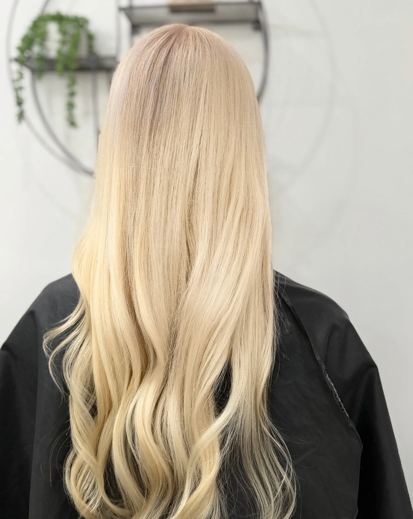 𝙁𝙧𝙚𝙨𝙝 𝘾𝙝𝙖𝙢𝙥𝙖𝙜𝙣𝙚 𝘽𝙡𝙤𝙣𝙙𝙚🥂✨
#edinburgh #scalpbleach #edinburghhairdresser #champayneblonde