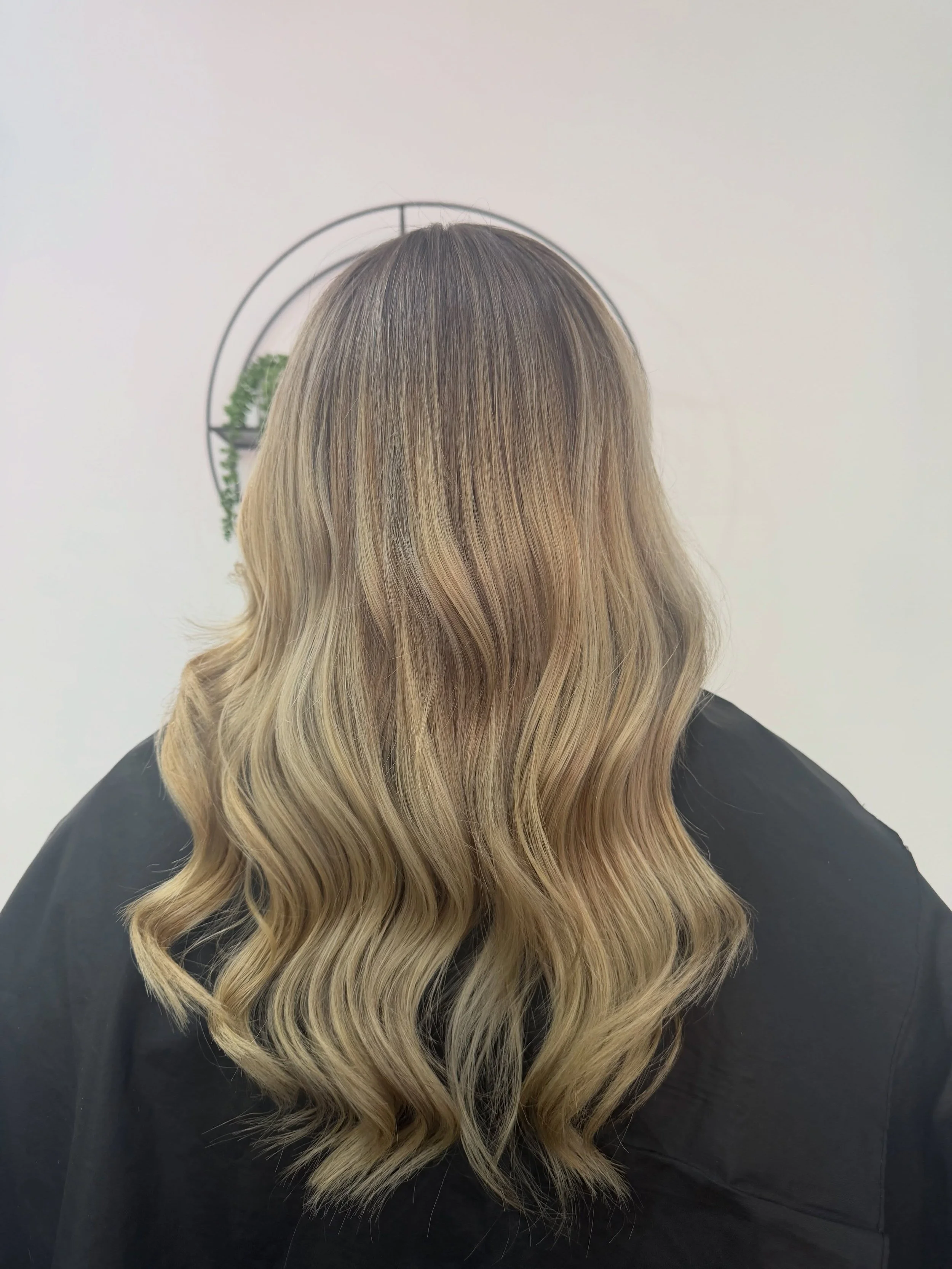 This is your reminder to book your next balayage appointment 🤍
&bull;
&bull;
@meganberstonx 
#edinburgh #edinburghhairdresser #salon #balayage #blonde