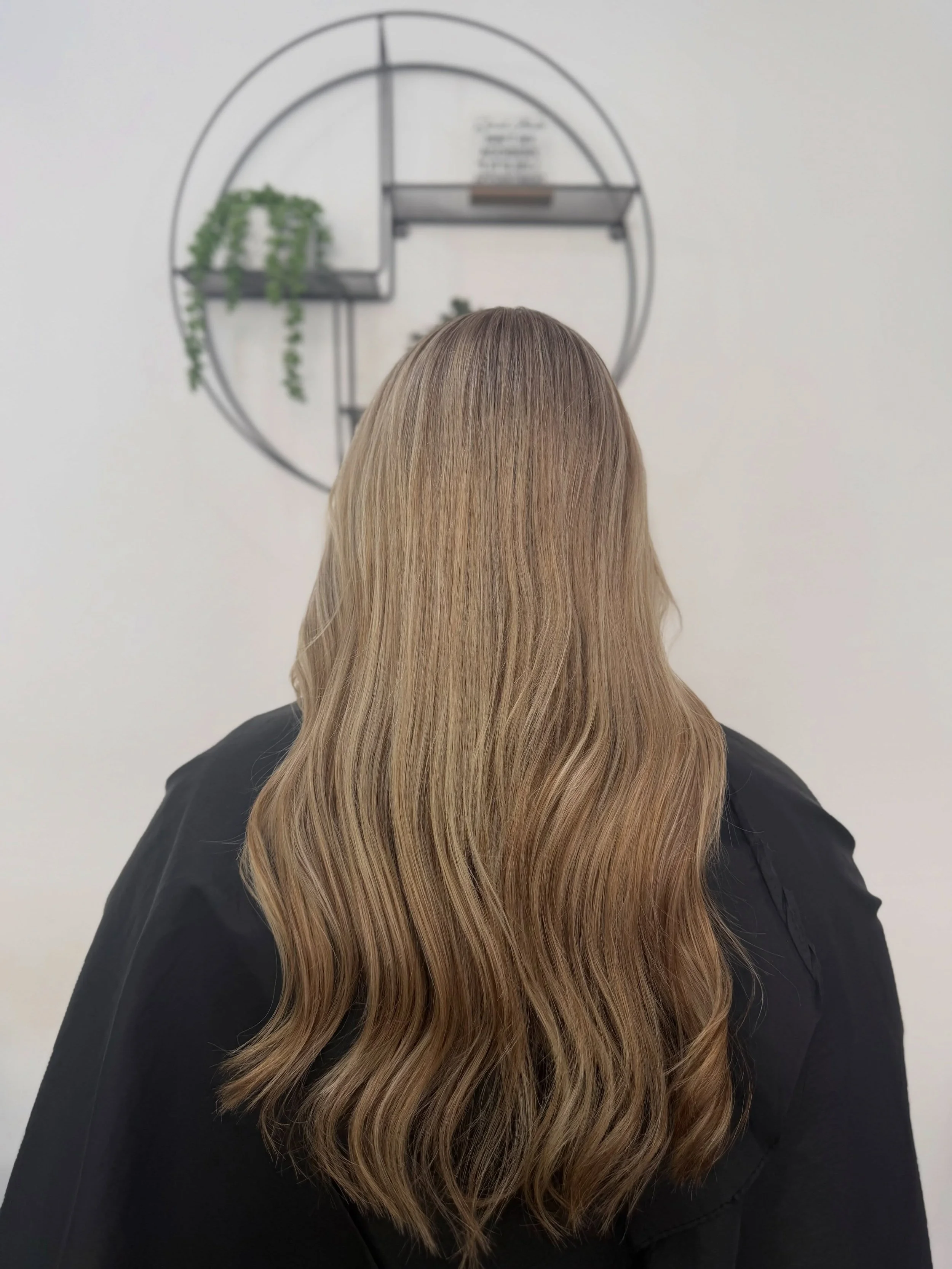 Sweet like honey blonde 🍯✨
&bull;
&bull;
#edinburgh #edinburghhairdresser #honeyblonde #hairstylist #selfemployed