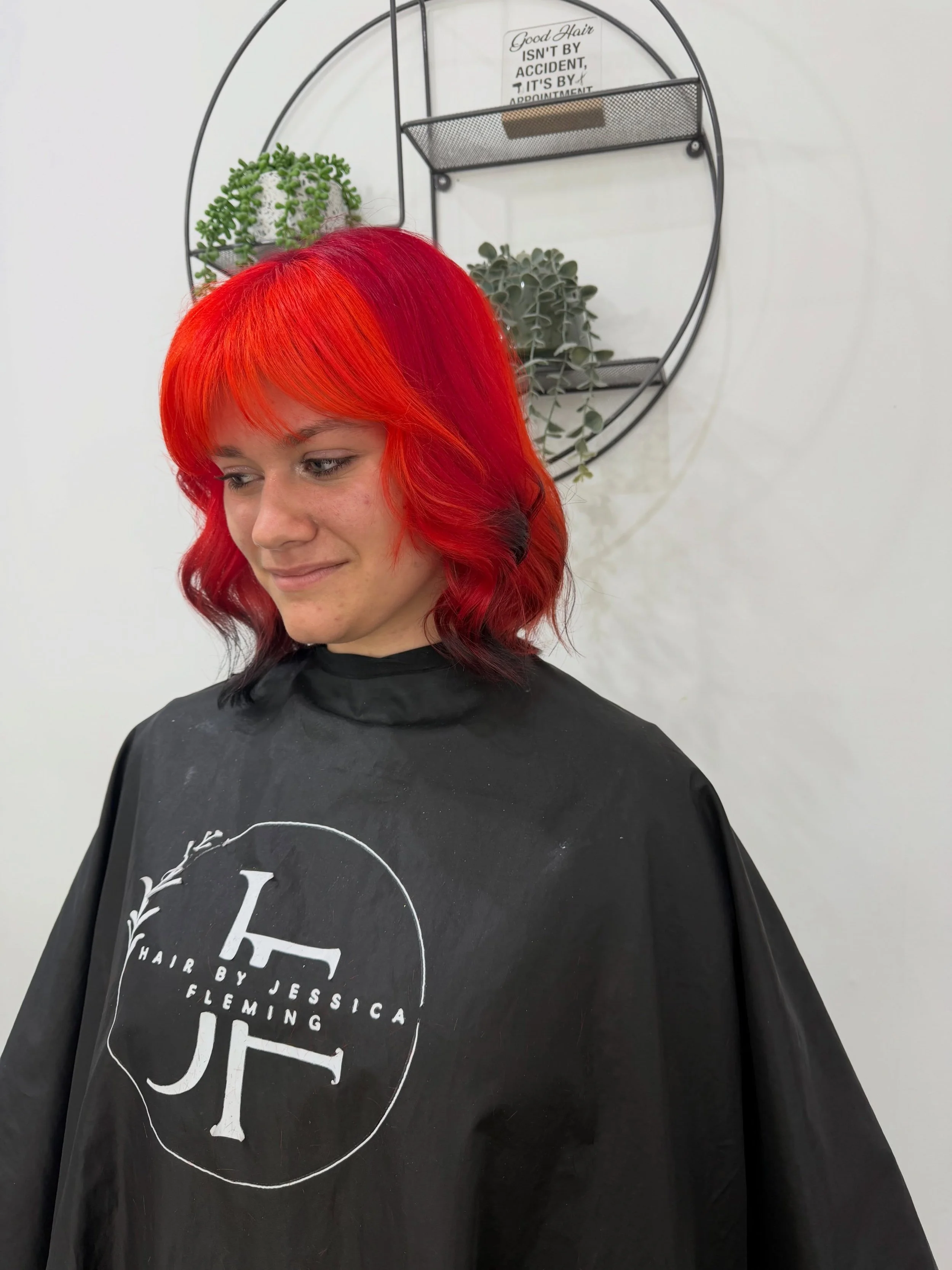 Electric fox vibes 🦊 🧡
&bull;
#edinburgh #edinburghhairdresser #manicpanic #crazycolor #vividhaircolor