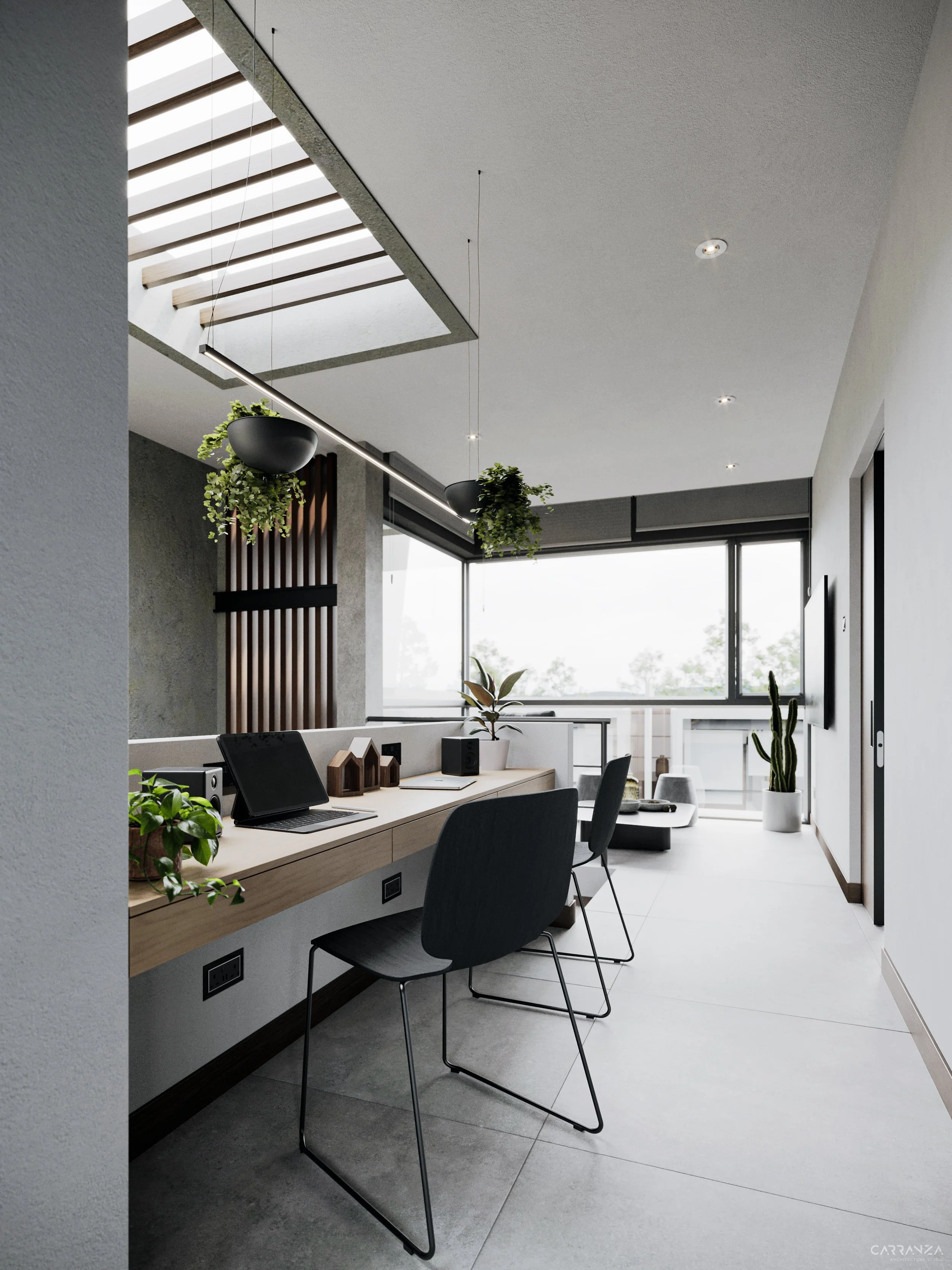 Una oficina moderna con escritorio de madera, dos sillas negras, varias plantas en macetas, ventanas grandes y decoración minimalista.