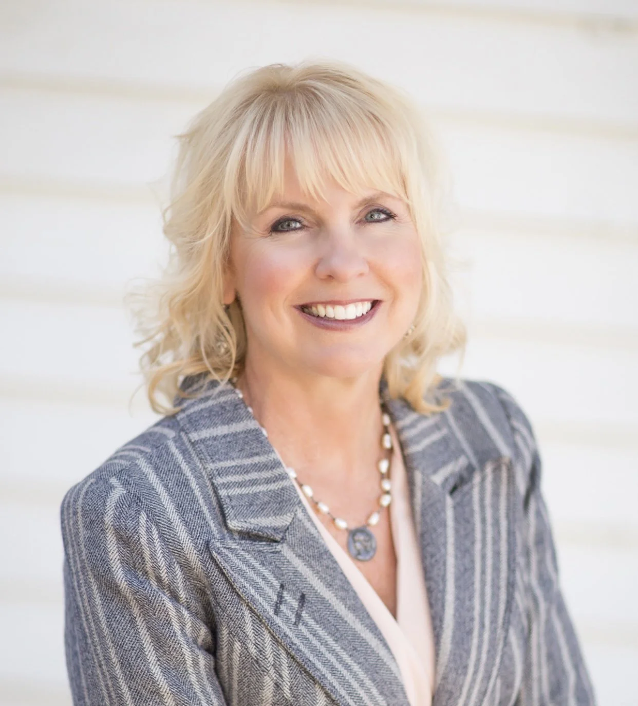 Ian-Lauri's Headshot.jpg