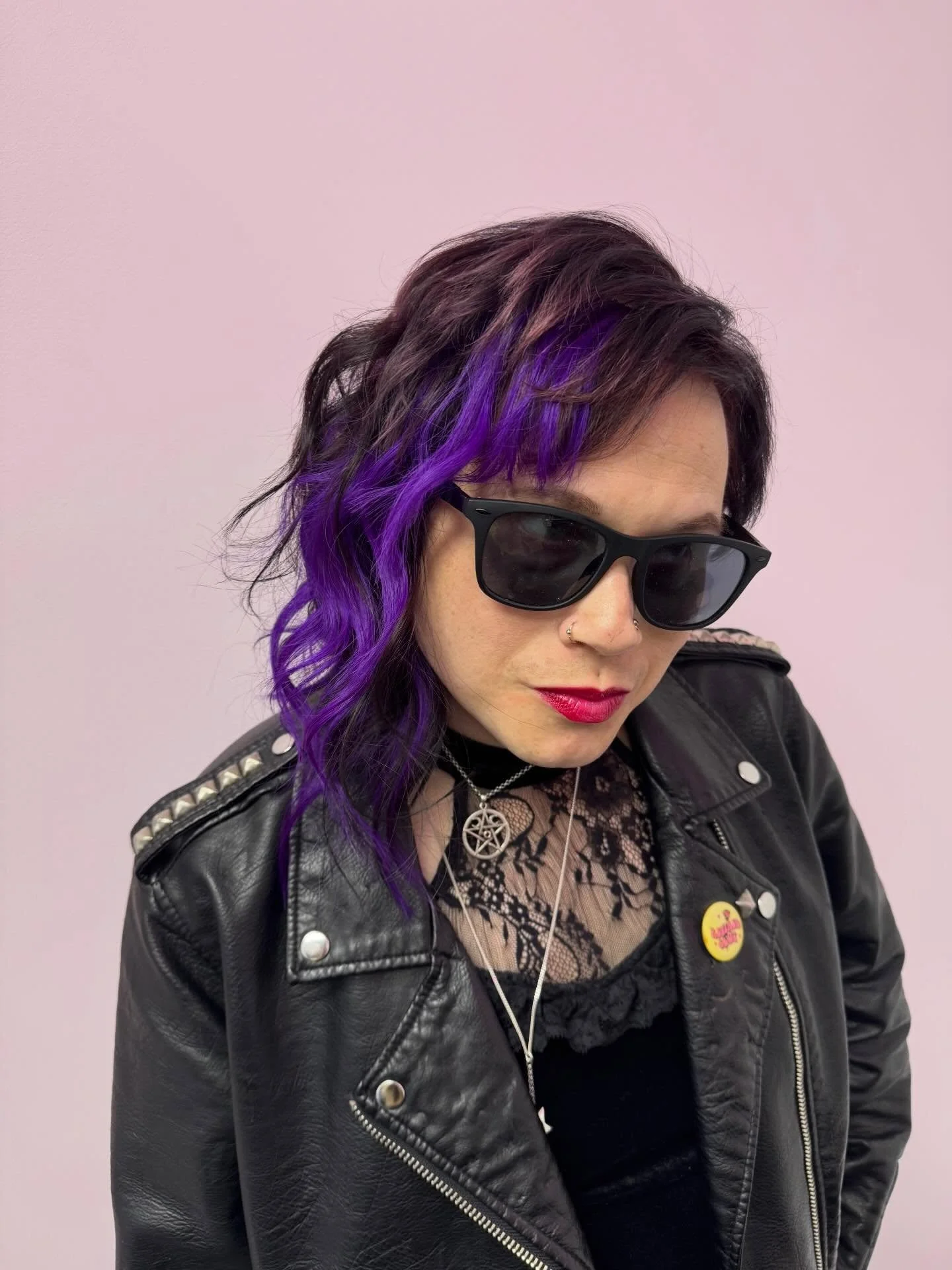 Hair that matches your personality > hair that matches everyone else&rsquo;s. 💜 Custom vivid extension install, fully tailored to you. No two clients leave my chair looking the same. New guests save $75 for the rest of this month!! ✨Link in bio t