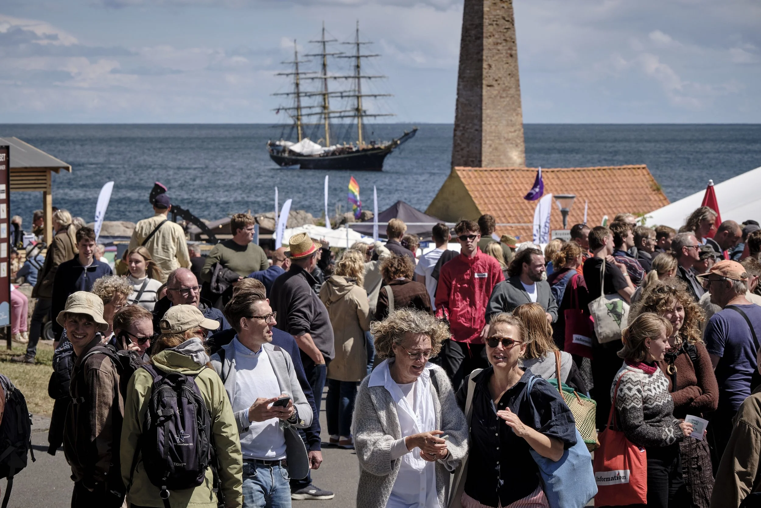 Folkemøde i Allinges gader. 
Fotokredit: Pelle Rink