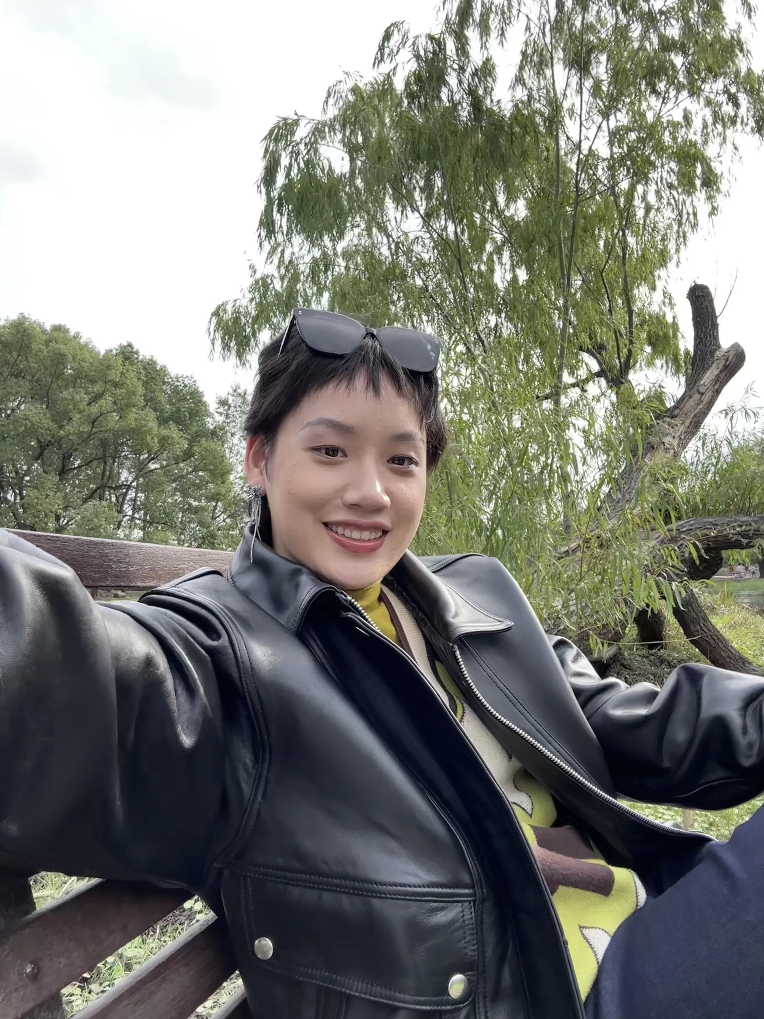 鸡爪抓: “对敏感的指控是他们设置的自证陷阱” The accusation of being ‘too sensitive’ is a man-made construct of self-justification  