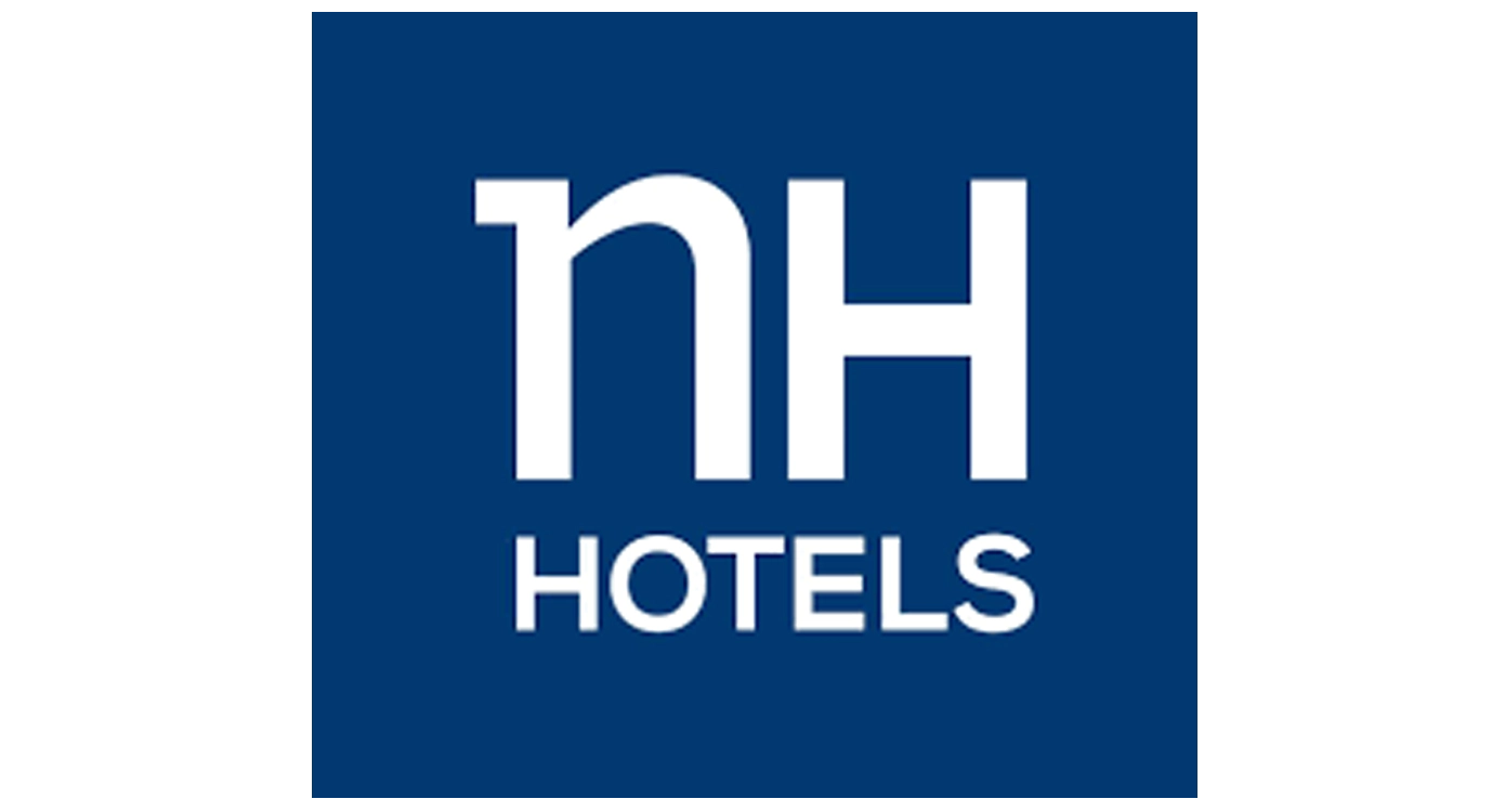 Logo van NH Hotels met witte letters op een blauwe achtergrond.