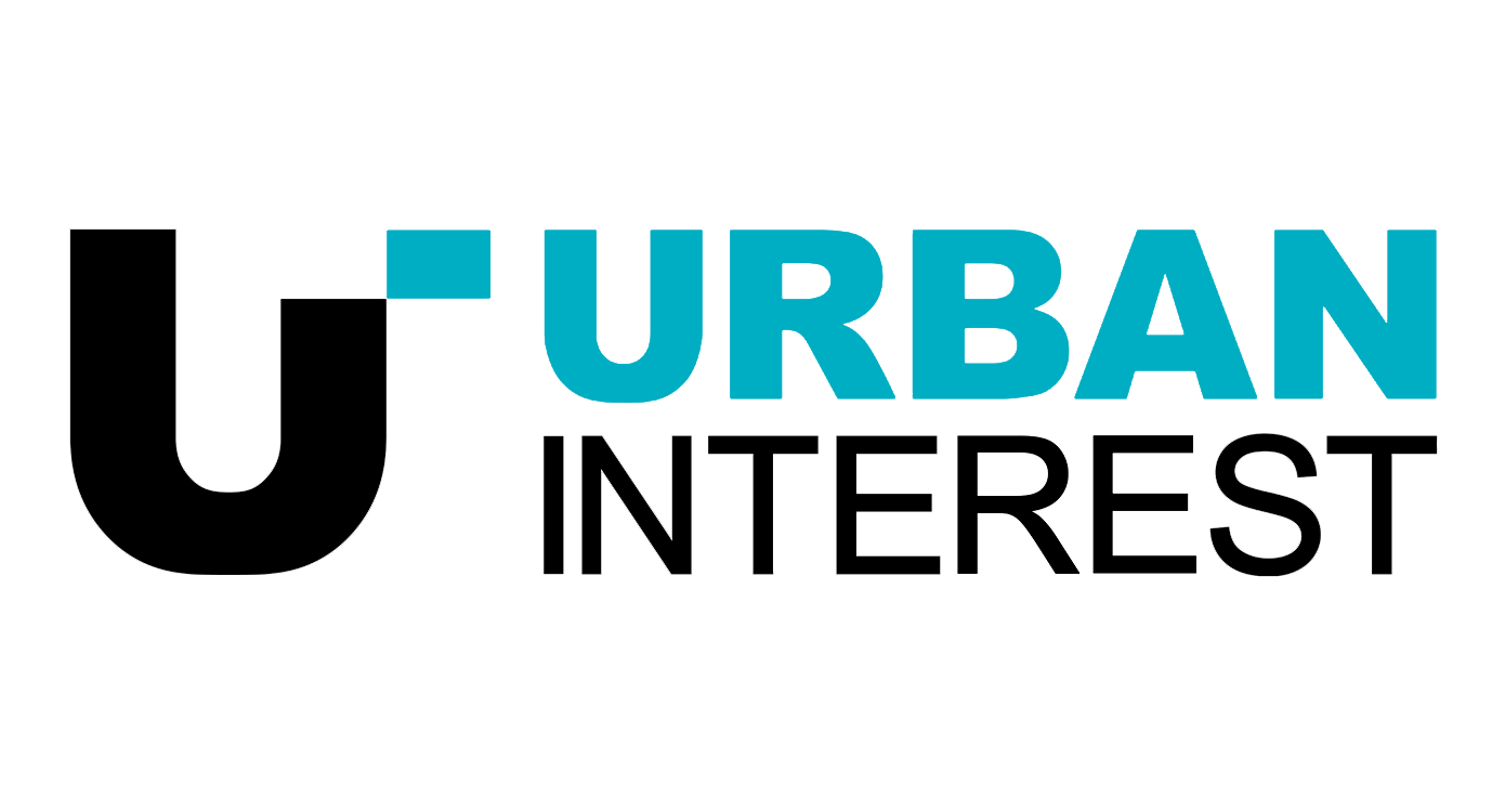 Logo met de tekst 'Urban' in grote blauwe letters en een zwarte lijn erboven, allemaal op een witte achtergrond.