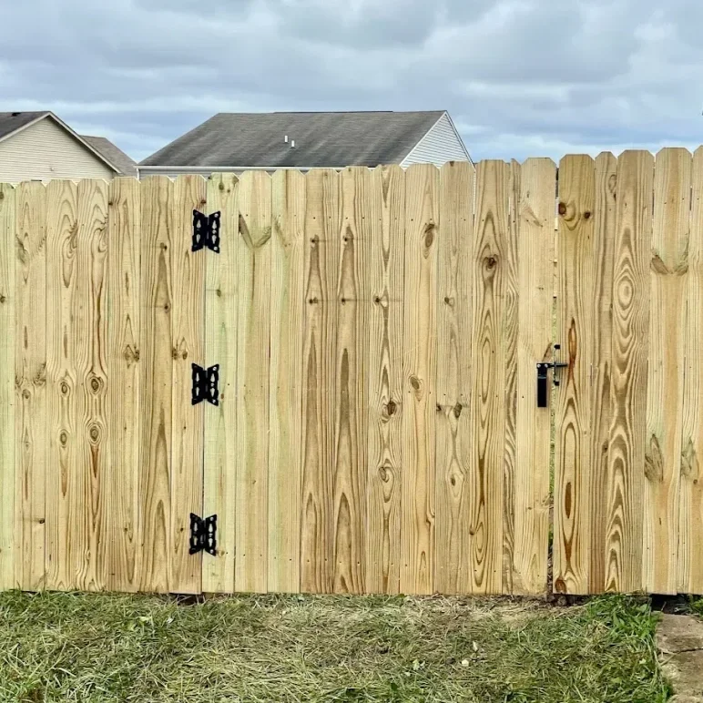 6 ft wood privacy gate steel frame 3 hinges with handle and latch, dog ear pickets