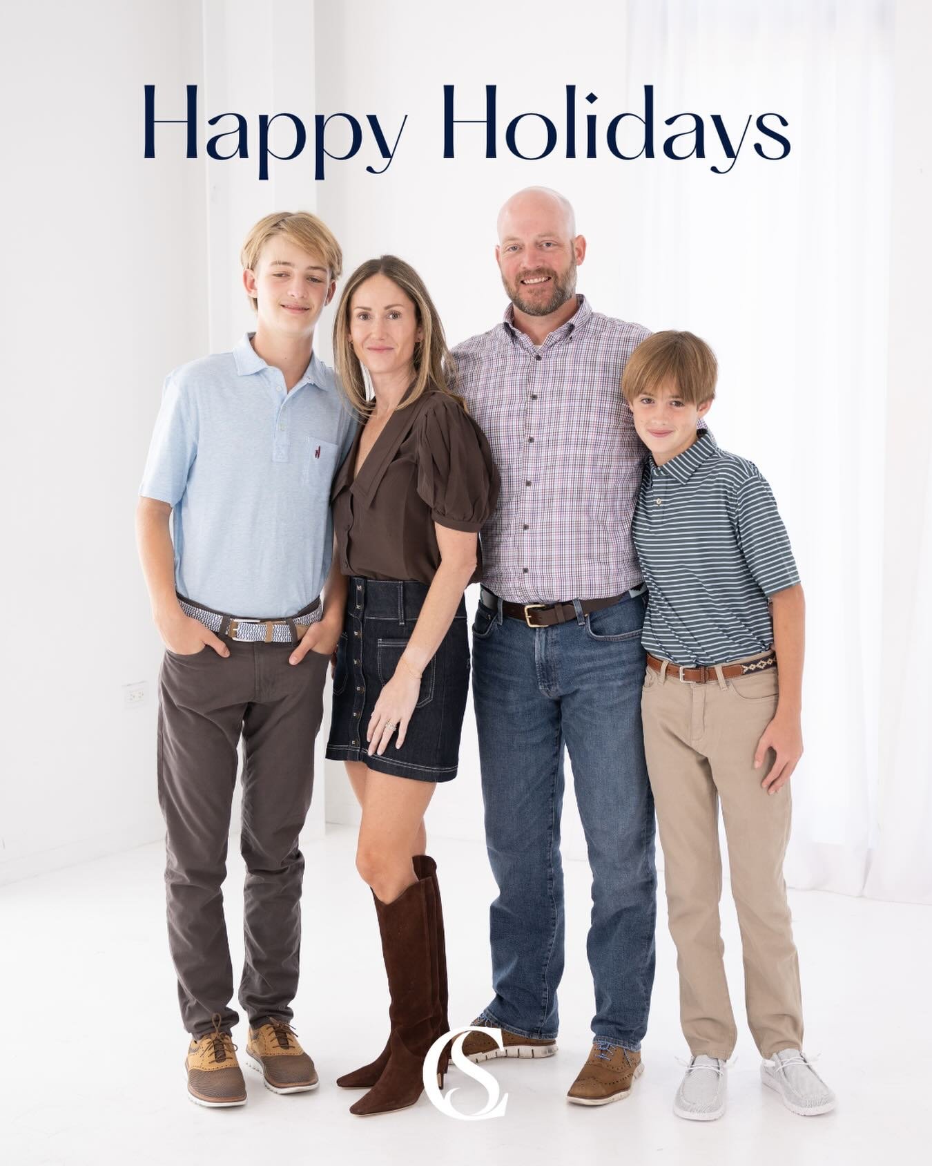 Happy Holidays from my family to yours! 🩷