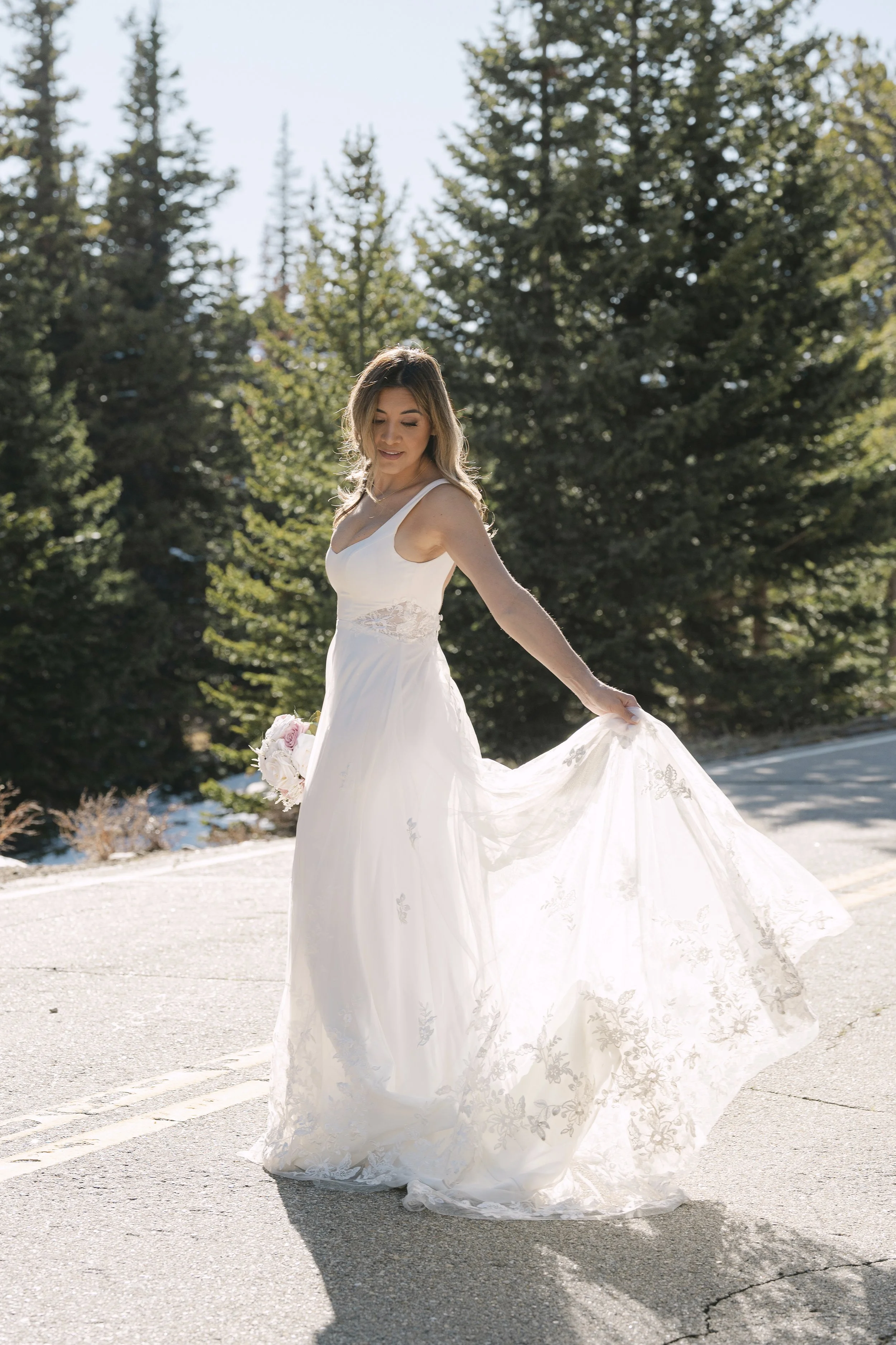 colorado-elopement-dress-detail-mountain-02.jpg