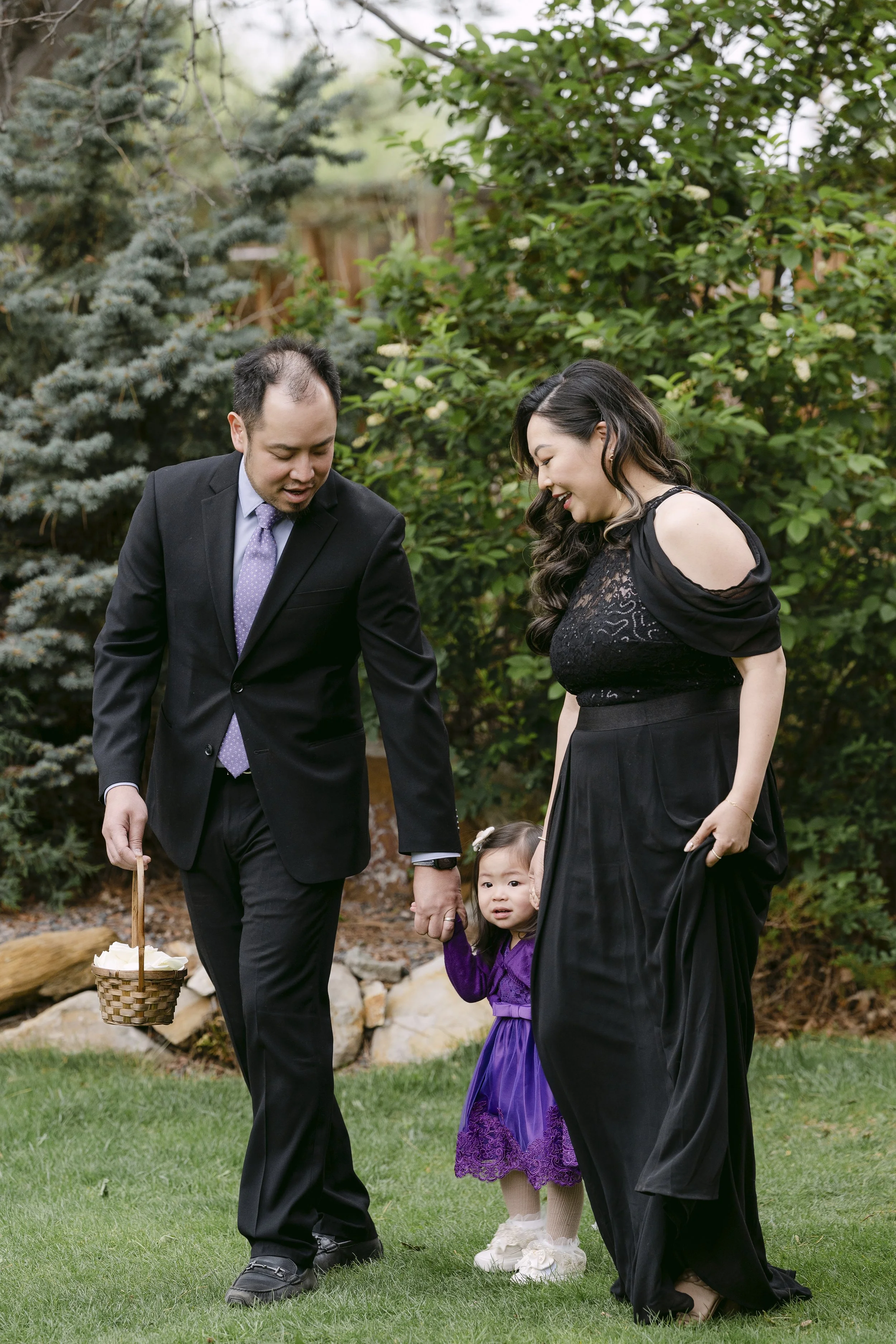 flower-girl-walking-down-aisle-spring-wedding-01.jpg