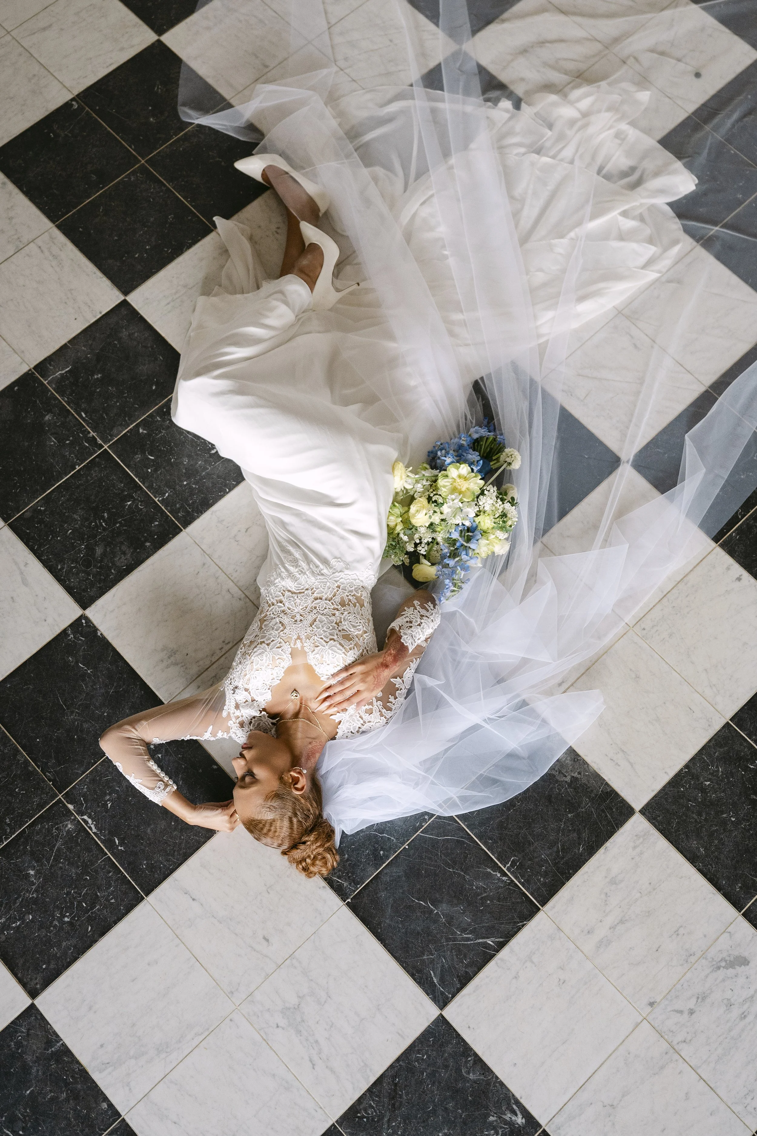 greystone-castle-bride-portrait-boulder-05.jpg