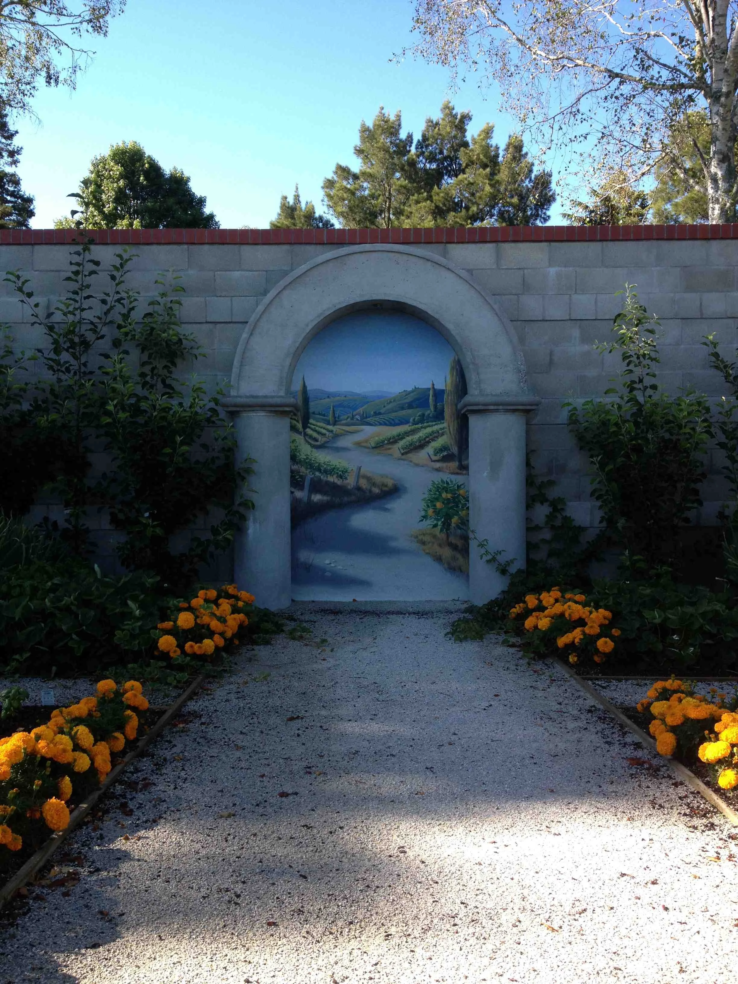 WG Tuscan Tromp L'Oiel.jpg