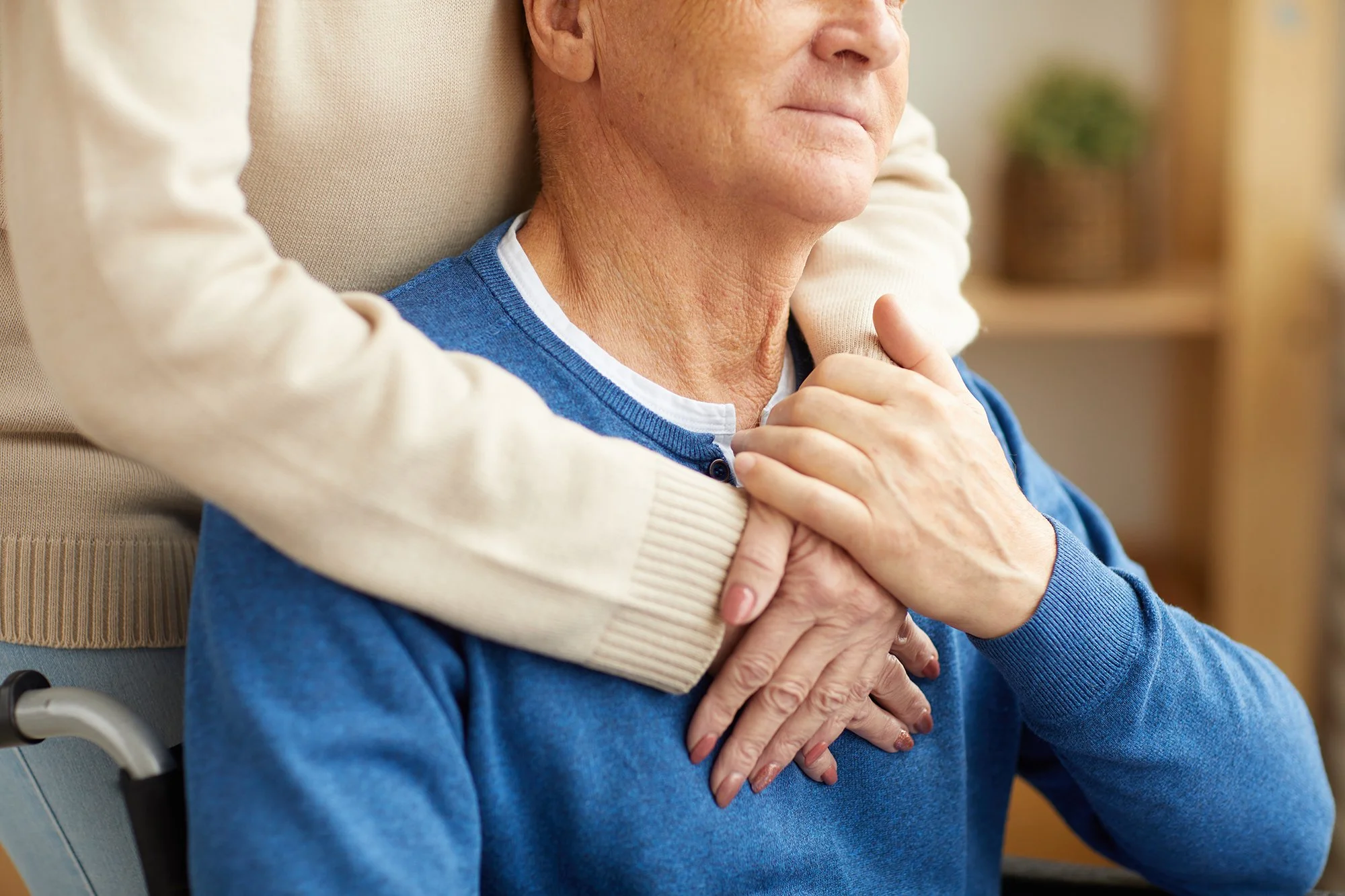 How to Know When It’s Time for Assisted Living: 10 Signs Aging Parents Need More Support