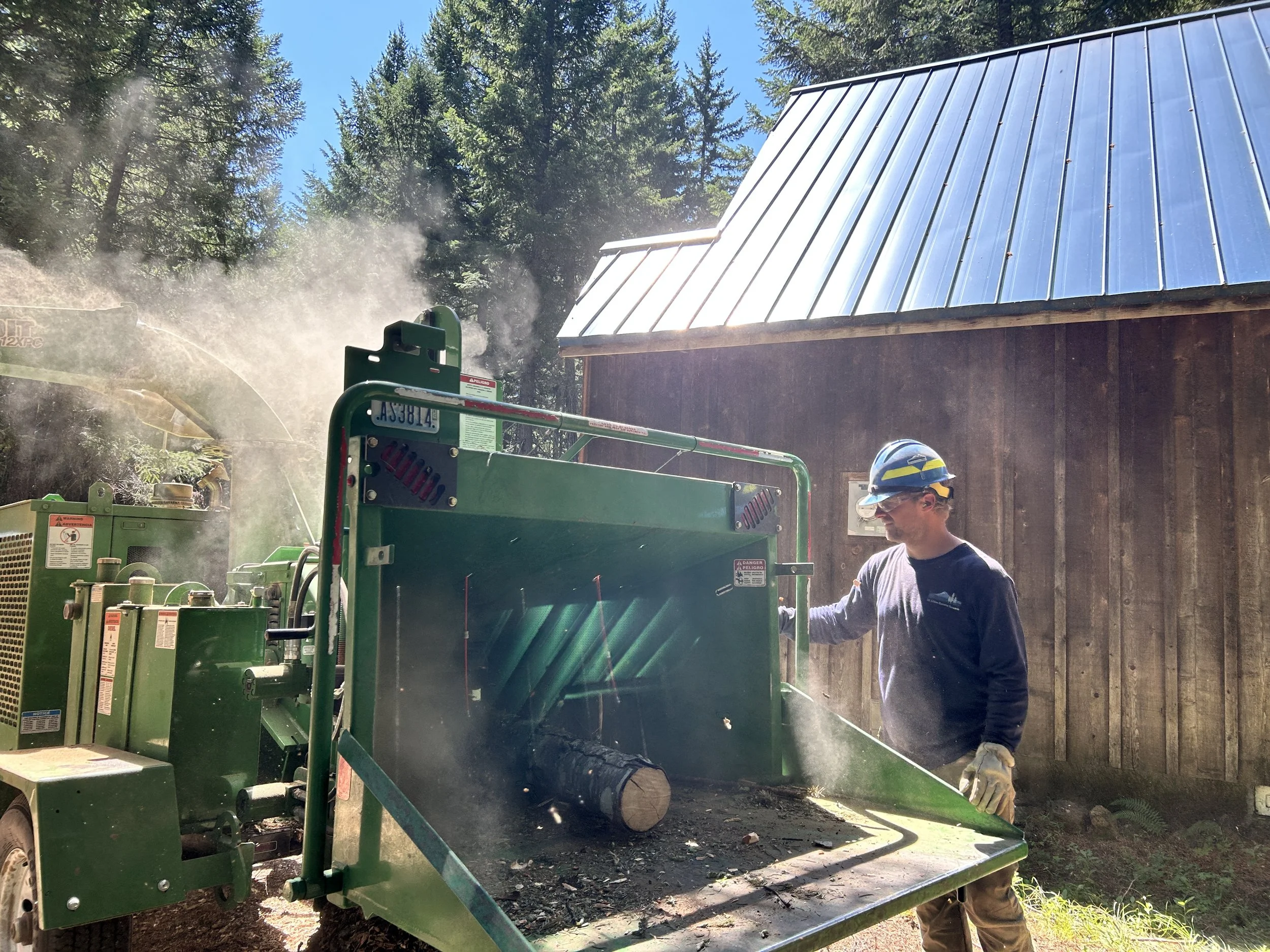 Chipping program in Trout Lake (Image: Mt. Adams Resource Stewards)