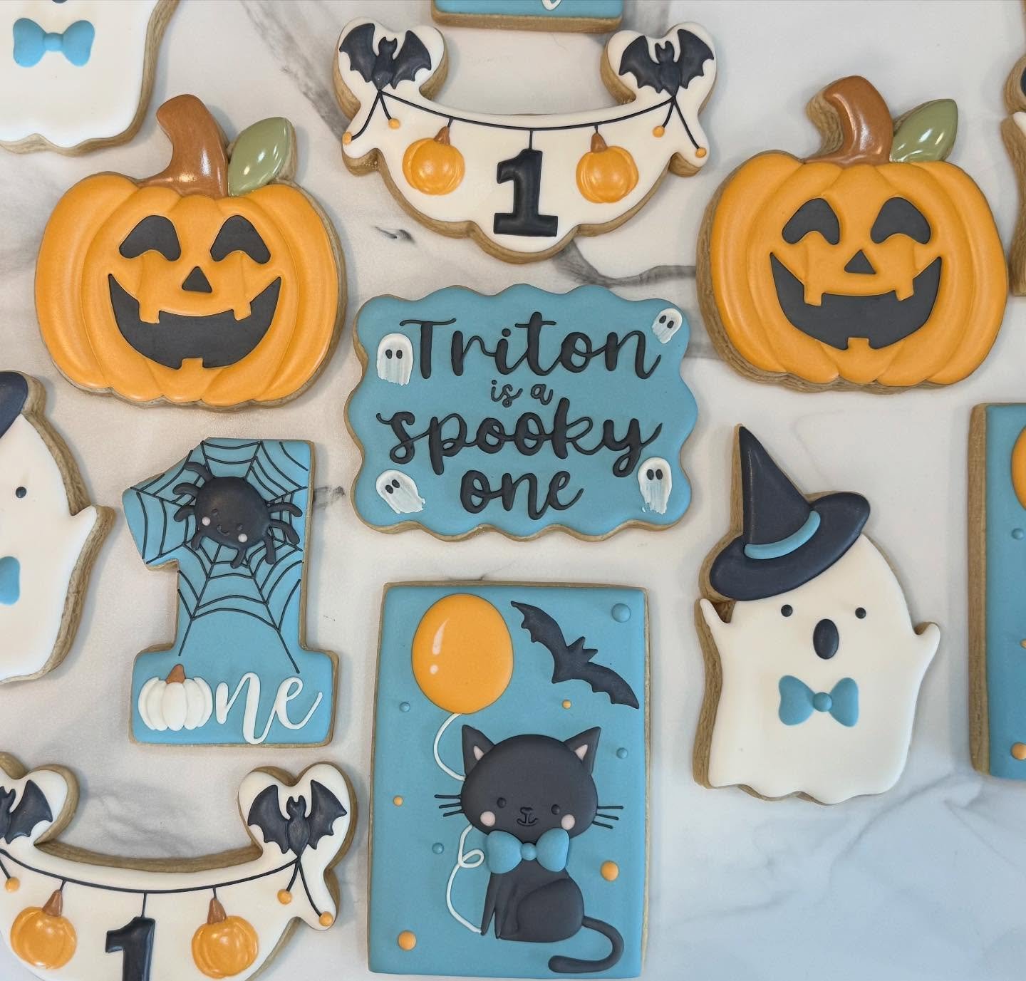Triton is a Spooky One 👻 🎃 🐈&zwj;⬛