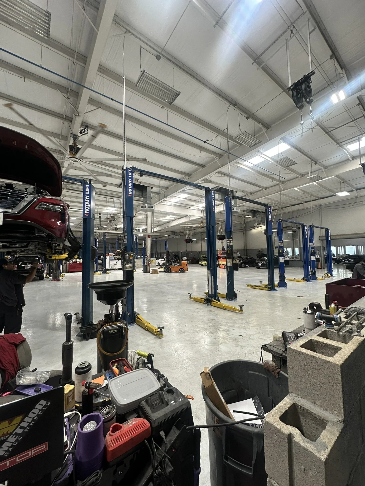 Service shop Perspective 03