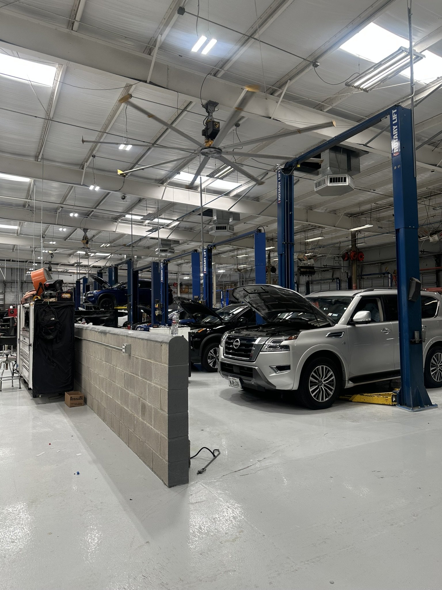 Service shop Perspective 02