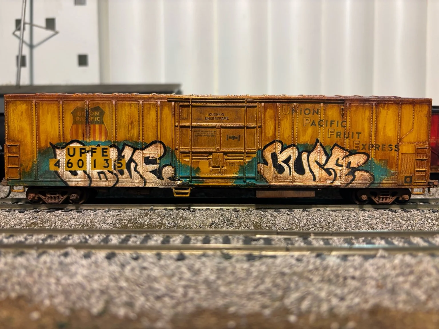 GGT-UP-boxcar-weathered-graffitti-HO.jpeg