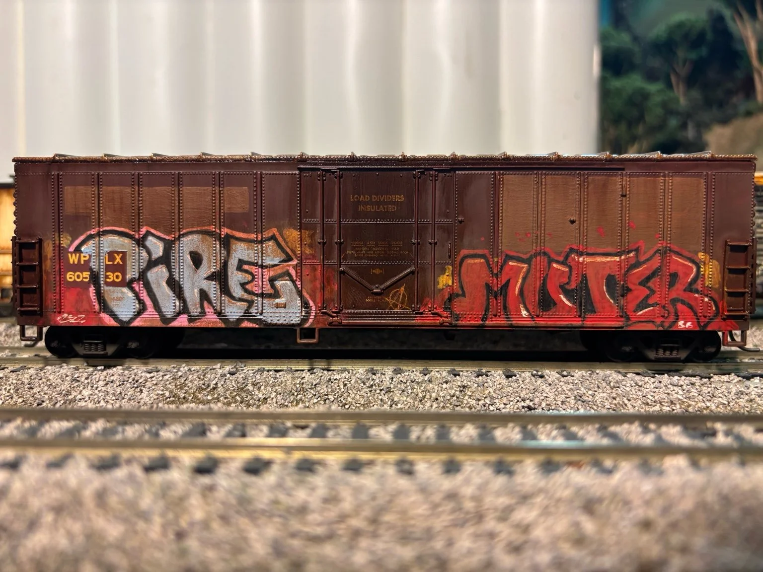 GGT-WP-weathered-graffiti-boxcar-HO.jpeg