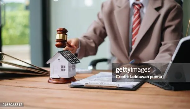 Selling a Home During Bankruptcy in Washington: What Requires Court or Trustee Approval