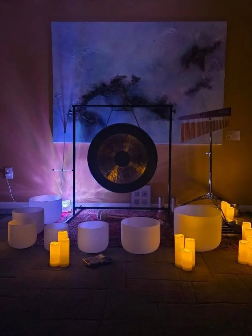 Monthly Gratitude Sound Journey at @theprismandpendulum ❤️ 

📸 taken by the lovely @leynie_moves 🥰