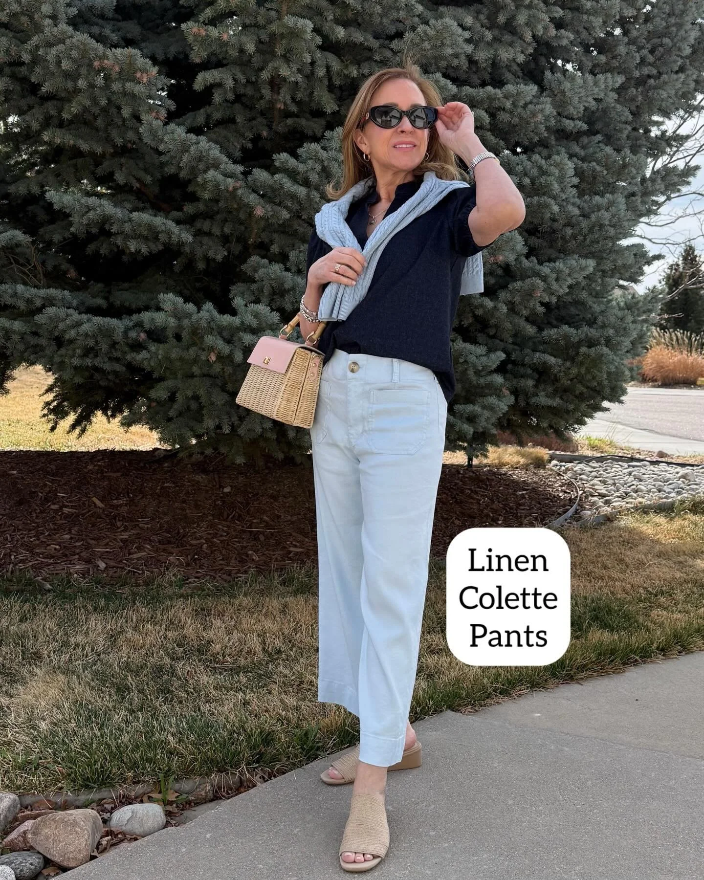 If you&rsquo;ve ever wanted to look put together without sacrificing comfort&hellip; this is it 🙌🏼

These linen wide leg pants are lightweight, breathable, and have just enough stretch to actually move with you (yes, please).
Perfect for those days