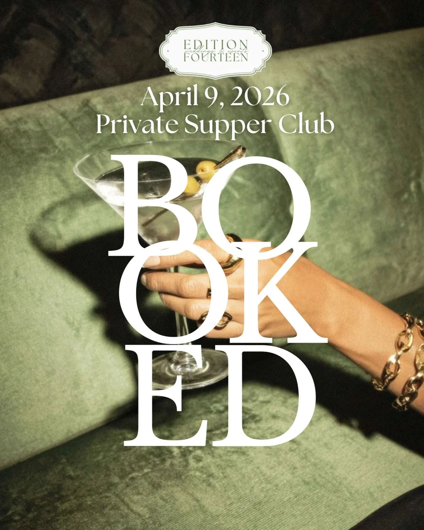 Loading: chic dinner party for eight. Loving getting into all the details! 

Can&rsquo;t wait to share this one 🖤

#intimateevent #sarasotaevents #sarasotaeventplanner