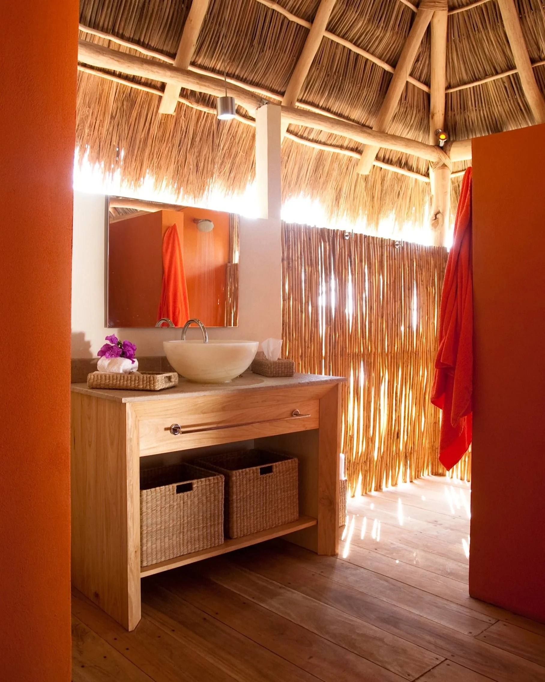 Rooms-EcoChicSuite_Bathroom.jpg