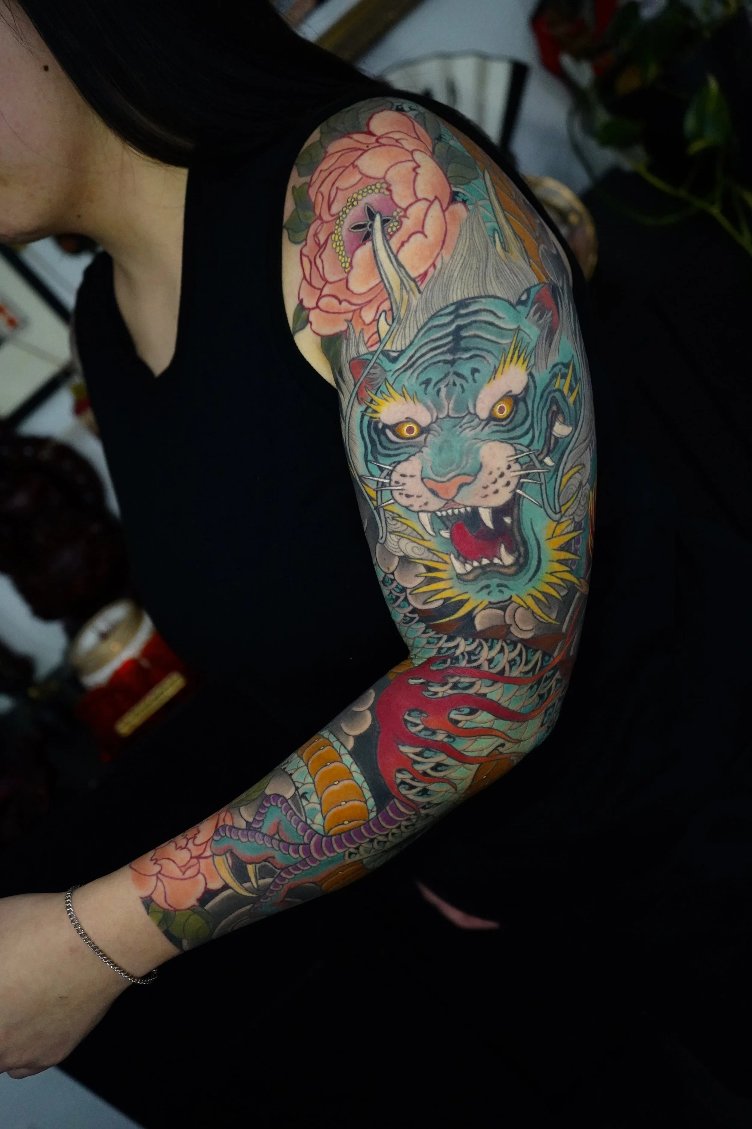sleeve tiger colour.jpg