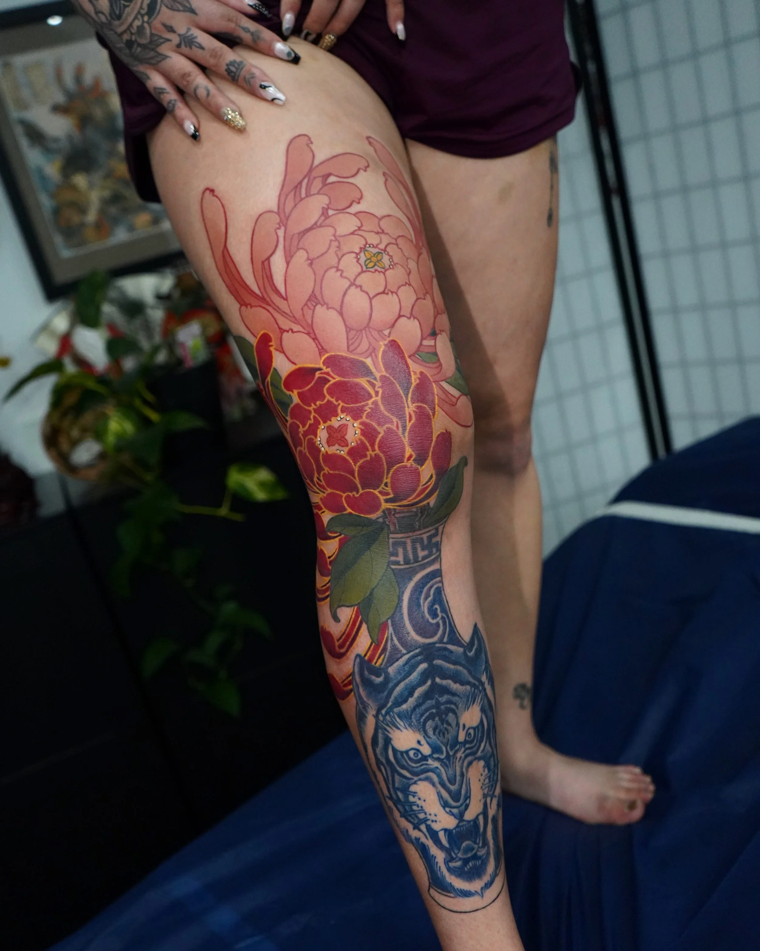 8 vase oriental tattoo leg sleeve.jpg