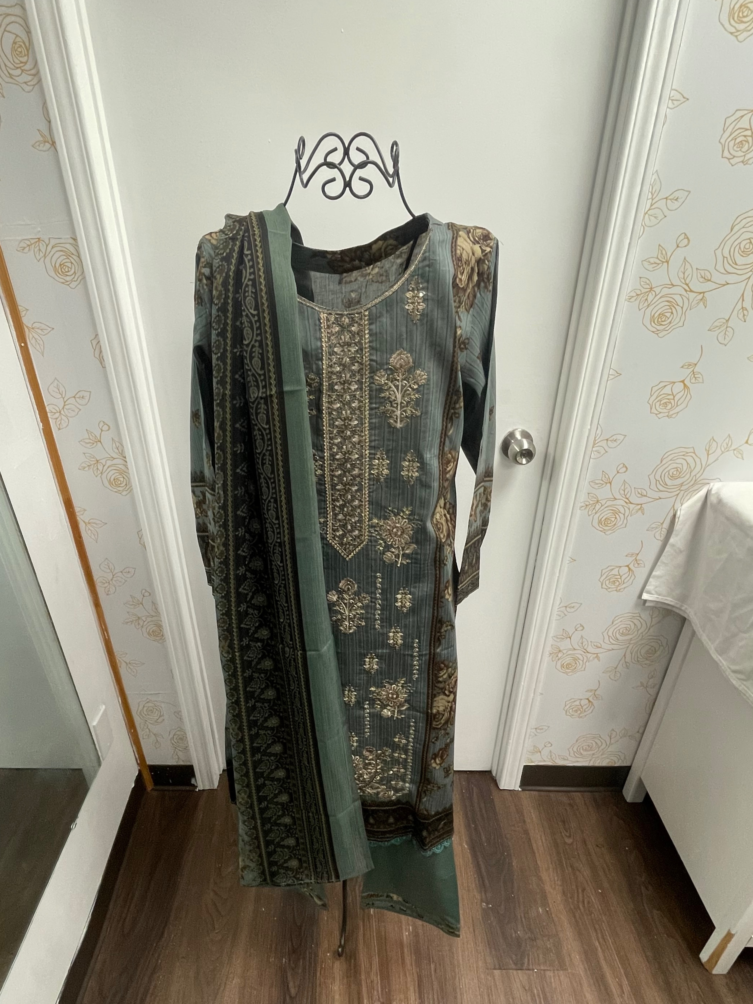 Army Green 3 Piece suits lawn Printed Embroidery Pakistani Traditional wear