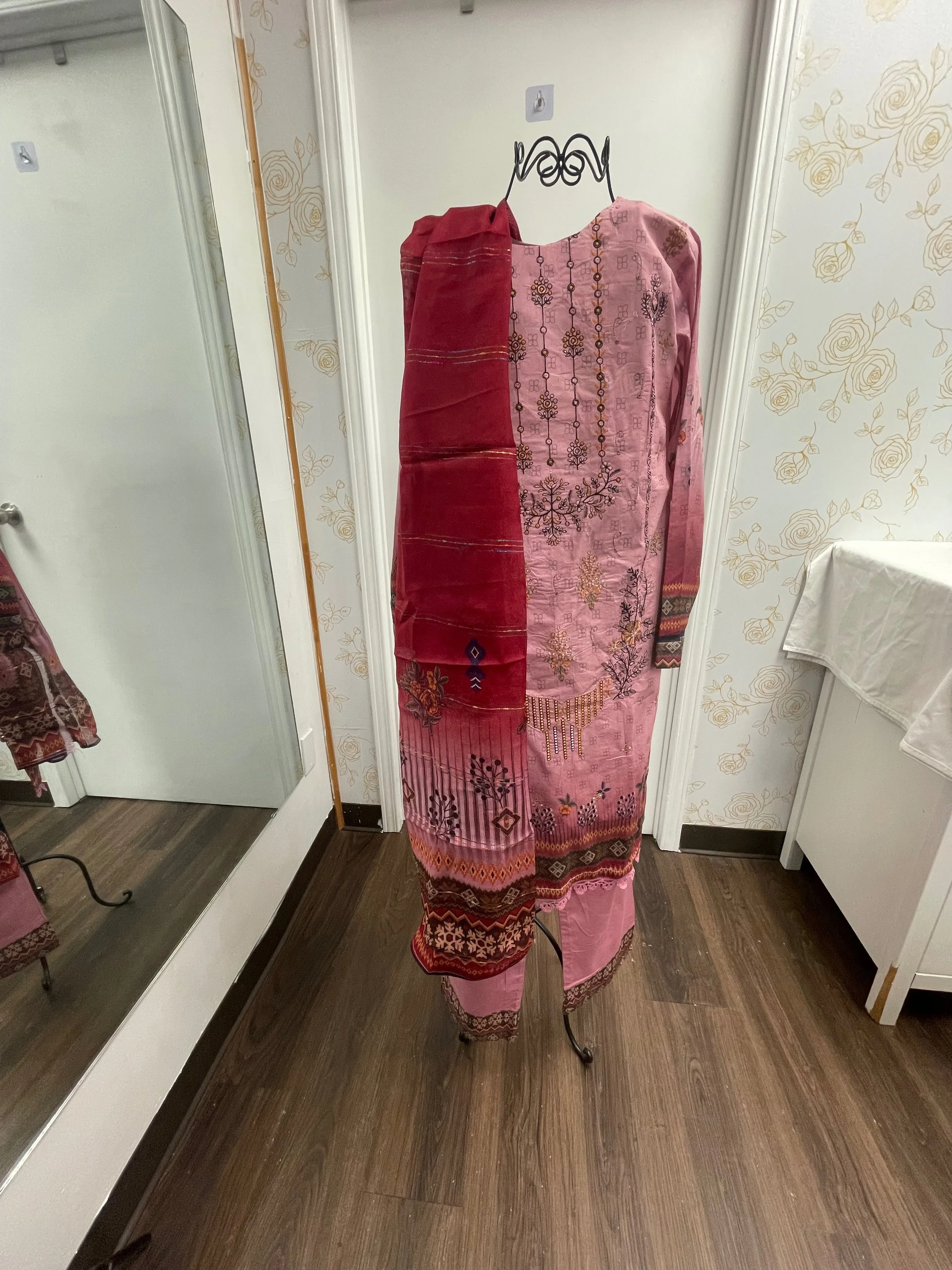 Pink and Red 3 Piece suits lawn Printed Embroidery Pakistani Traditional wear