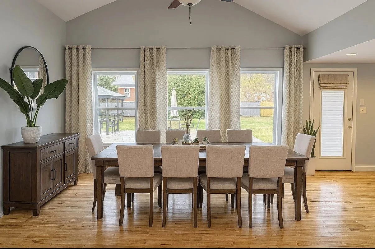 Dining Area (Staged)