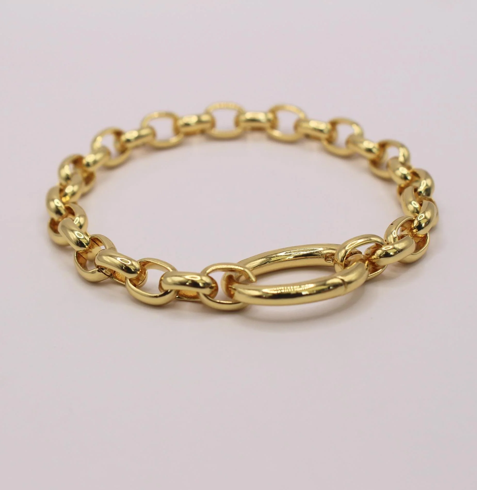 https://i.etsystatic.com/57106554/r/il/b49b39/6745053364/il_fullxfull.6745053364_9bul.jpg