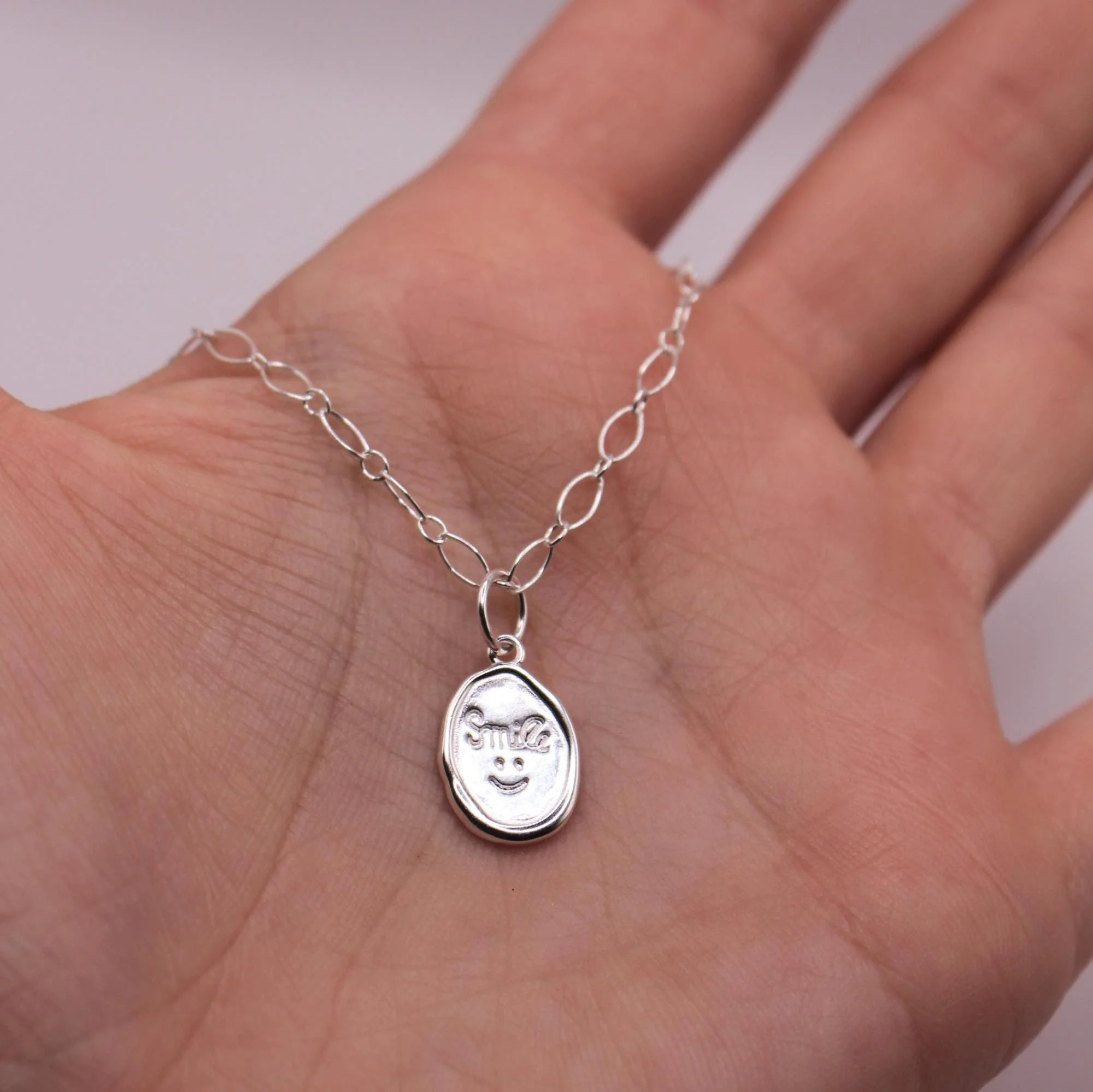 https://i.etsystatic.com/57106554/r/il/d30131/6767161677/il_fullxfull.6767161677_pd0v.jpg