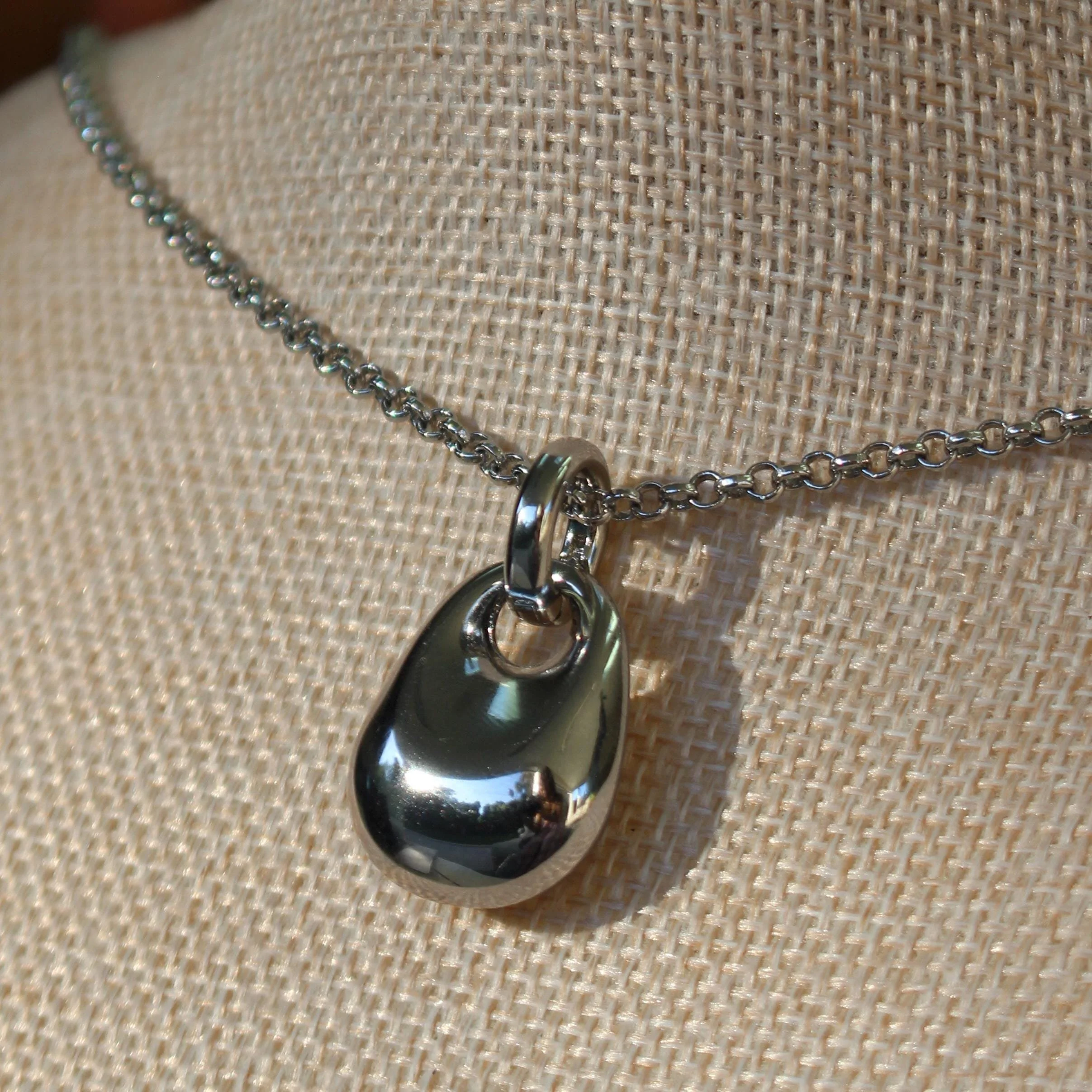 https://i.etsystatic.com/57106554/r/il/973ff5/7275636830/il_fullxfull.7275636830_bu22.jpg