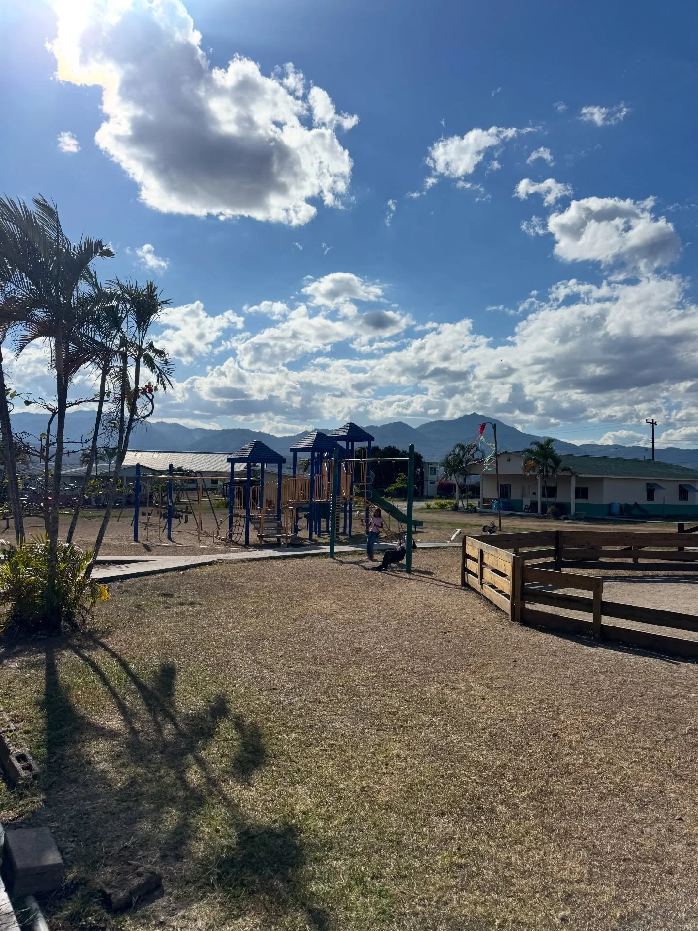 Meanwhile in Honduras&hellip; our Spring Break Mission Team is living moments like this. 😍